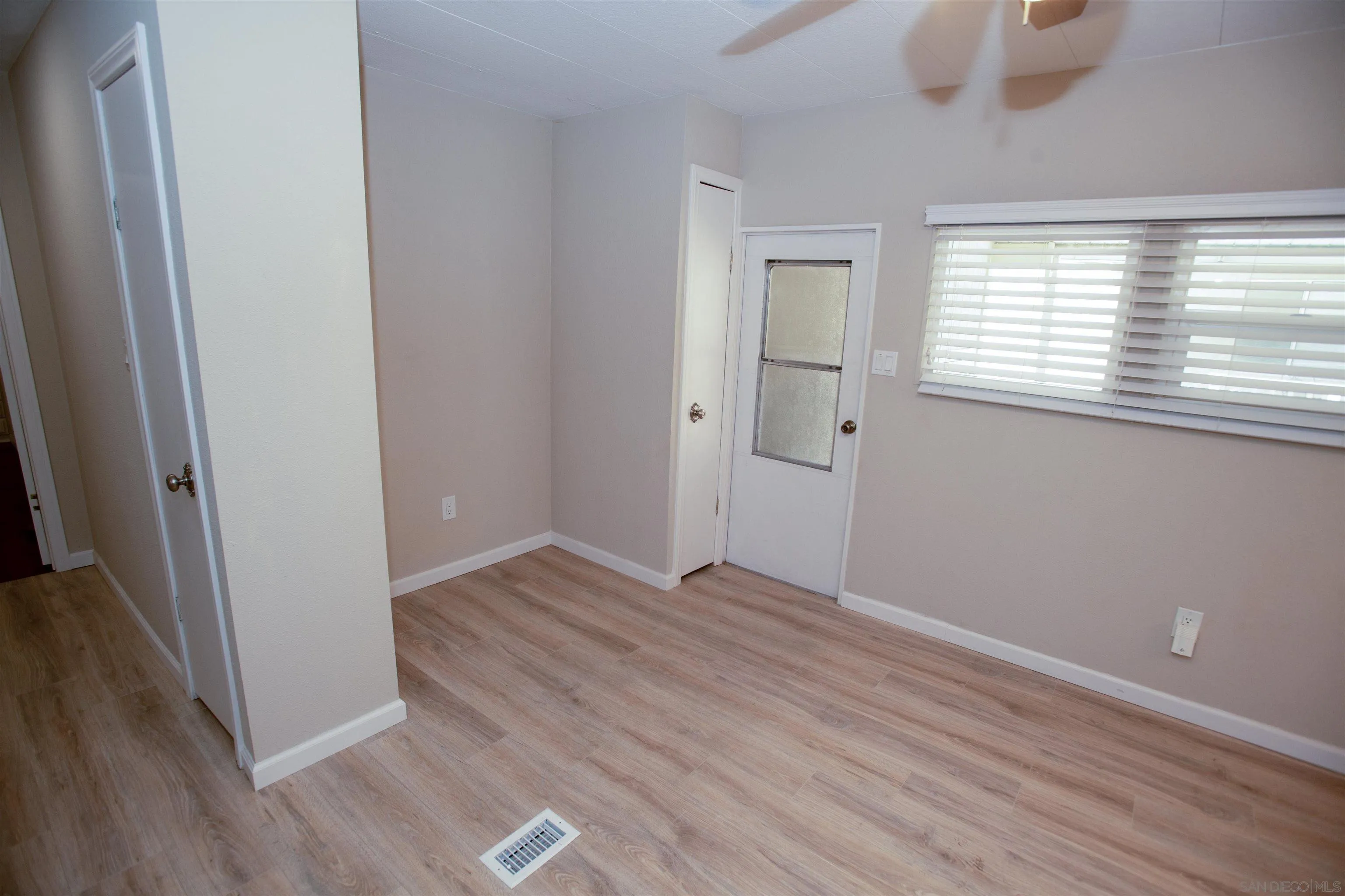 https://cdn.realtyfeed.com/cdn/127/260008164/61a071353bab9bd1531ee4830e3e8177.webp
