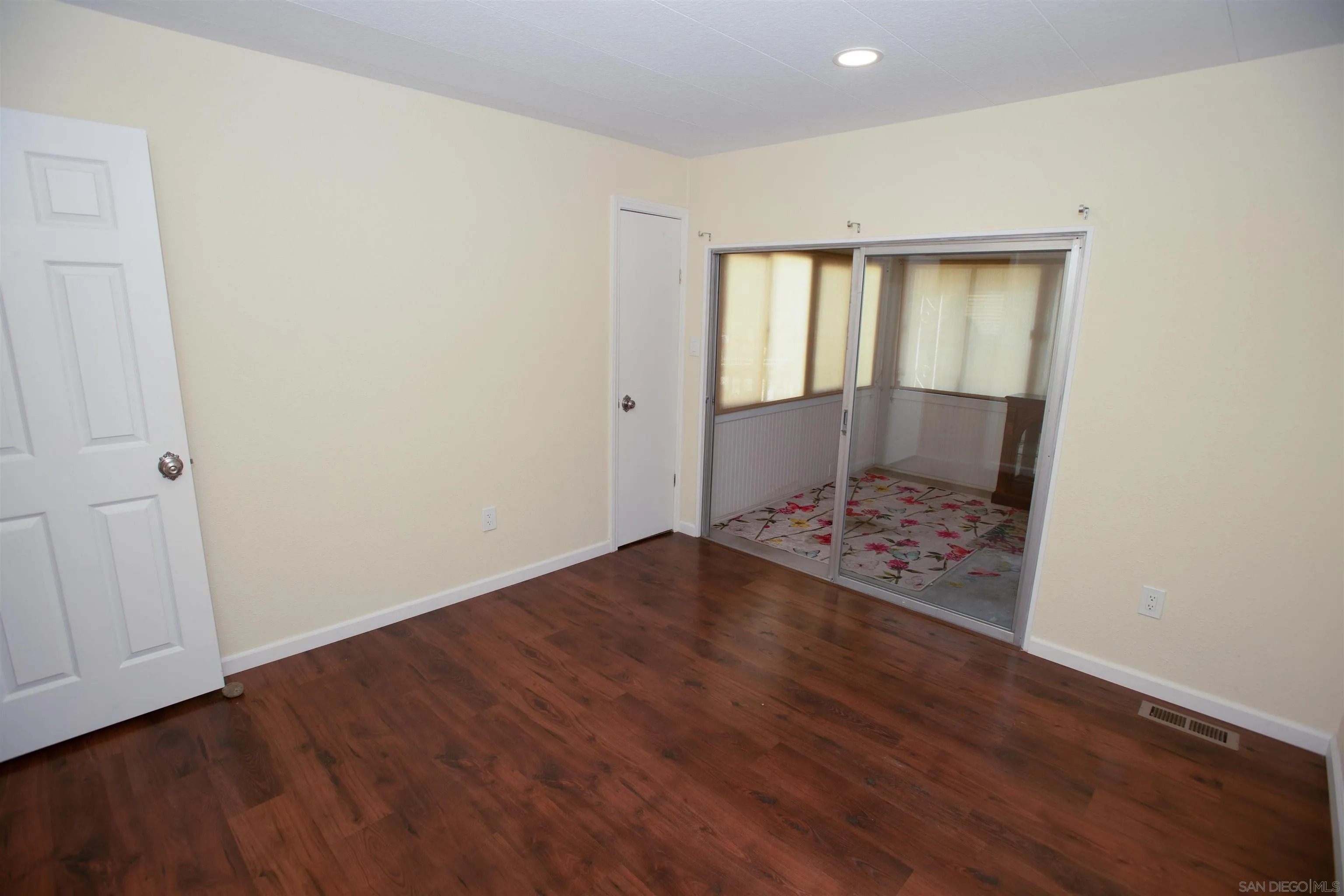 https://cdn.realtyfeed.com/cdn/127/260008164/6d0d0b37a1139b7e508442a5fd9b6a80.webp
