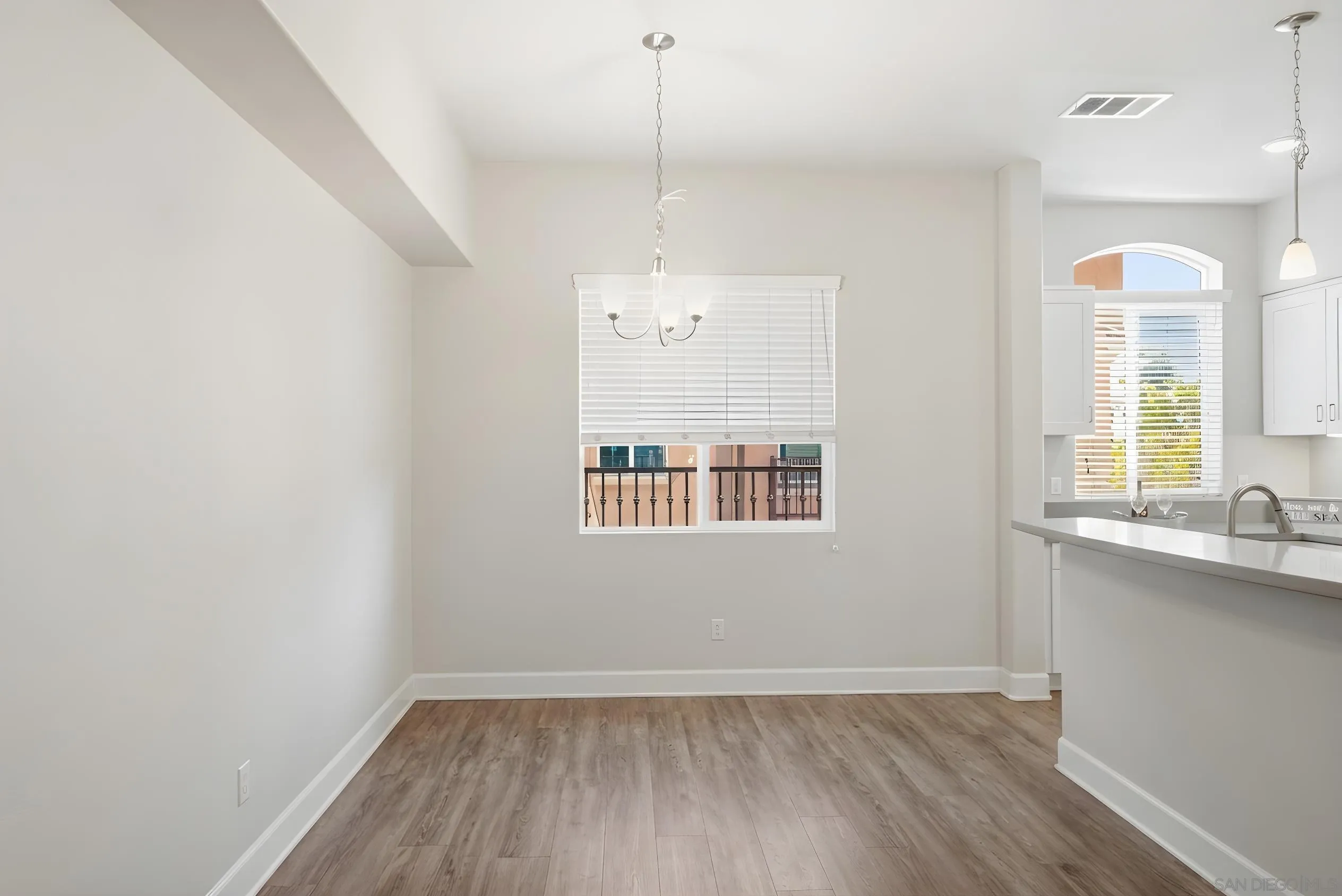 https://cdn.realtyfeed.com/cdn/127/260008169/6dfbfa814c38d6d8a5c627a94b83cc9f.webp
