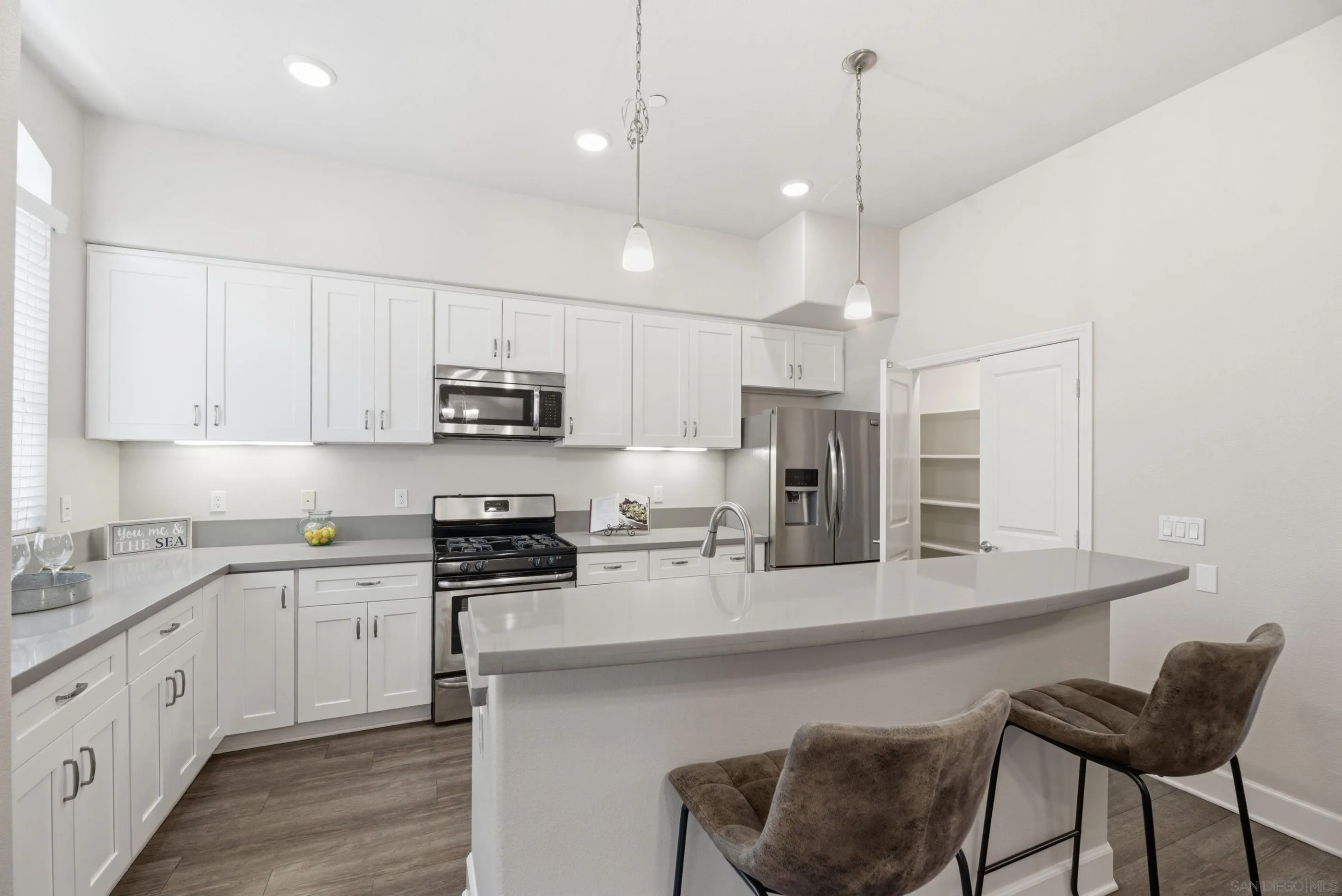 https://cdn.realtyfeed.com/cdn/127/260008169/6f3932a69c2ea6587c492d5f3a8f18c1.webp
