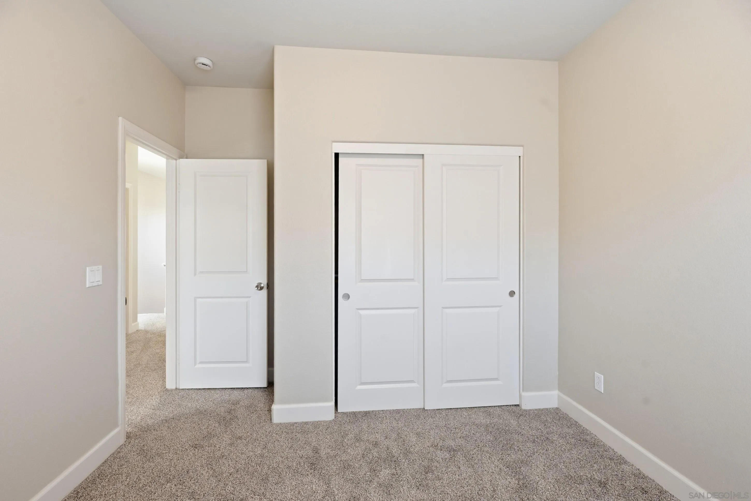 https://cdn.realtyfeed.com/cdn/127/260008169/dda97ed5b2174d88e62f96c1f5e88ad2.webp