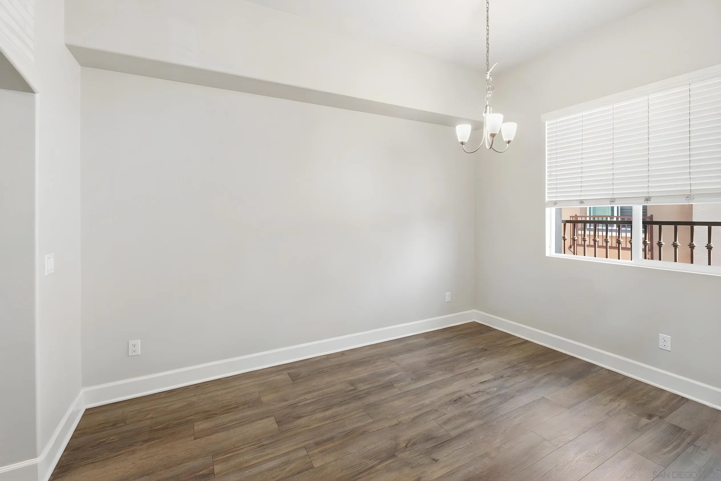 https://cdn.realtyfeed.com/cdn/127/260008169/de61770b17122461453e04fddfb7aa3b.webp