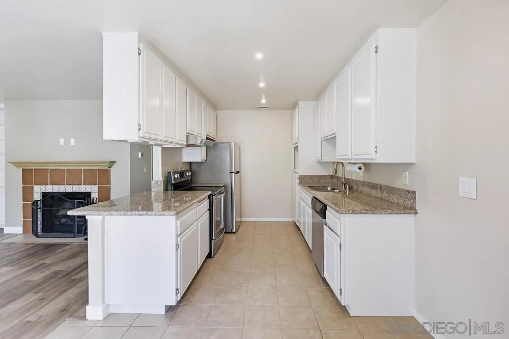 Photo #12: 260008172 Listing: Photo #12