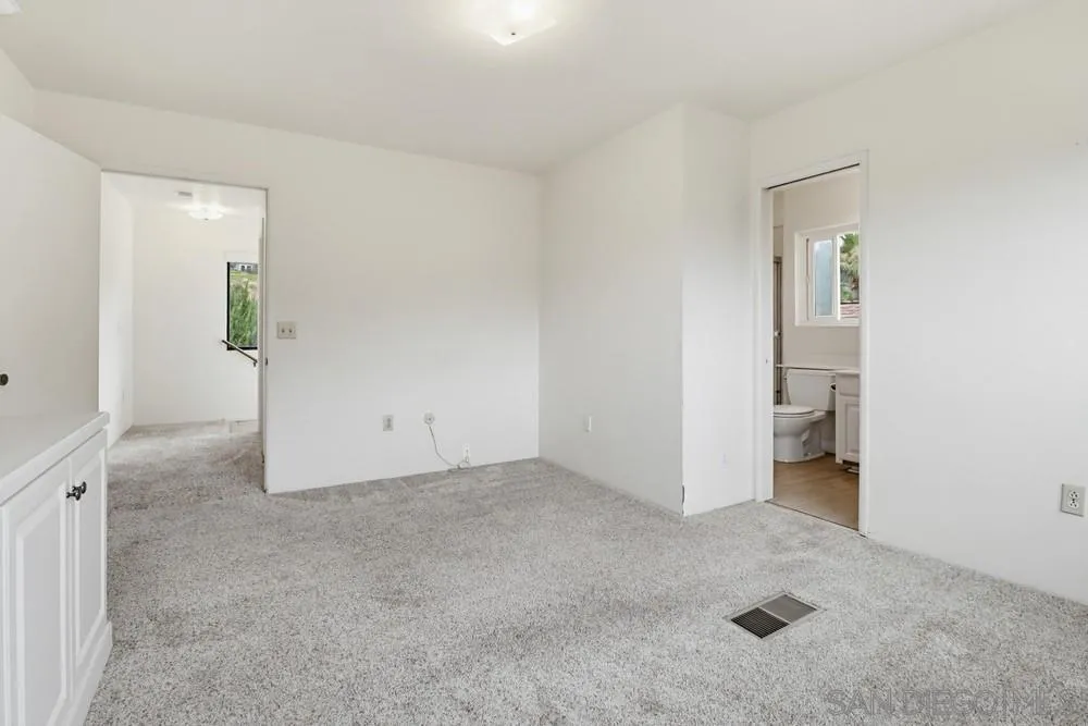 https://cdn.realtyfeed.com/cdn/127/260008174/0e6892ad541c80482c71f4452147fdc9.webp
