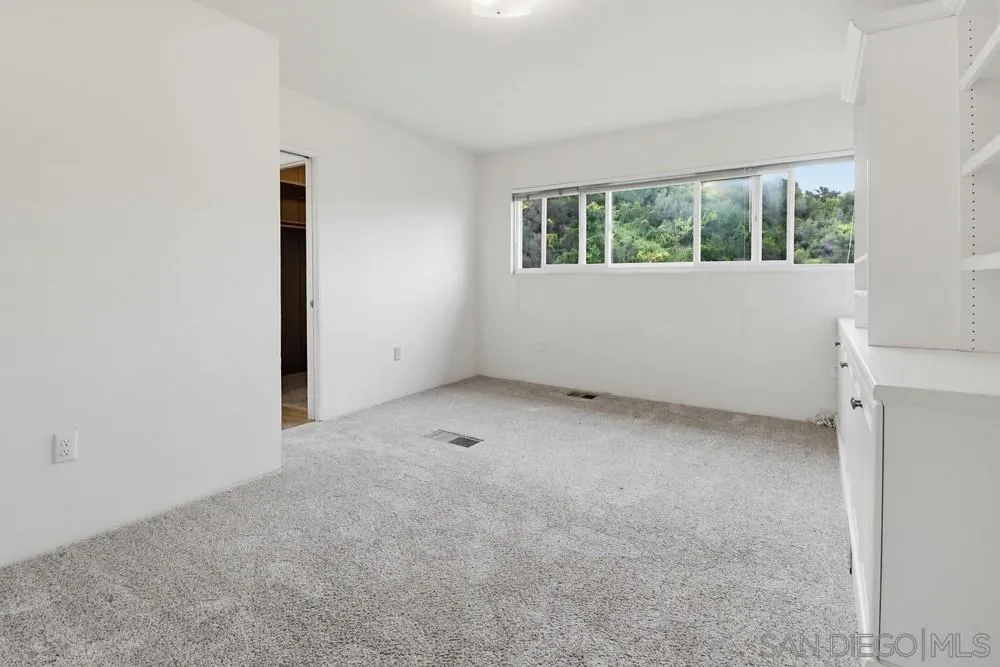 https://cdn.realtyfeed.com/cdn/127/260008174/15882df685e5b409bebd2dbebe3042e3.webp