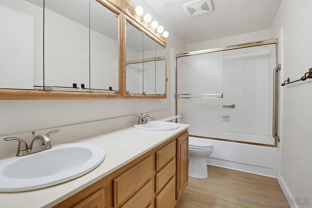 https://cdn.realtyfeed.com/cdn/127/260008174/1cc0c1498165afe5f3cf34deb9035b9b.webp