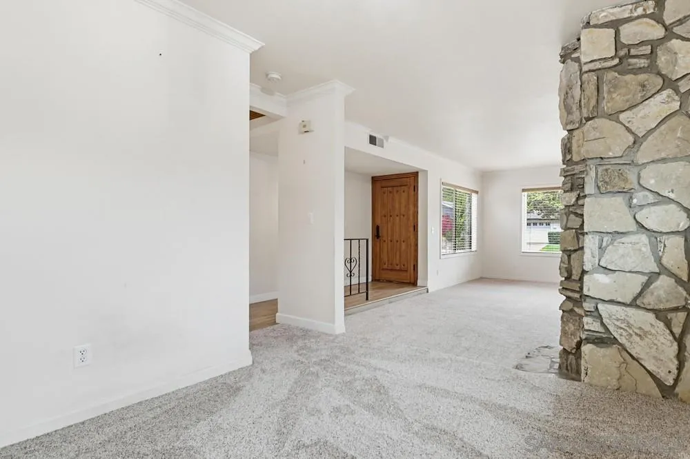 https://cdn.realtyfeed.com/cdn/127/260008174/28ce41aea6b5a67f3c0e788b41e7ec48.webp