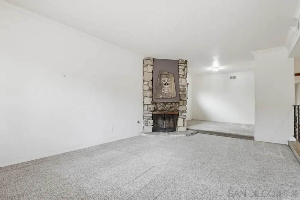 https://cdn.realtyfeed.com/cdn/127/260008174/2ad945ca23ca3054f43e79a2873d52e9.webp