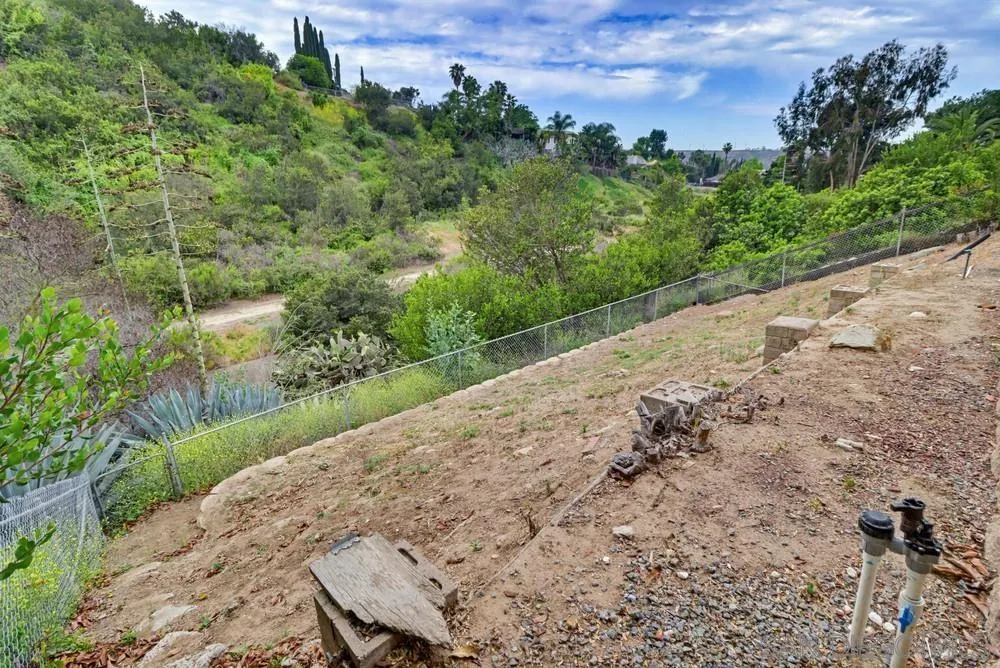 https://cdn.realtyfeed.com/cdn/127/260008174/4667eeda9f3cff494d7aad9e6f3a8493.webp