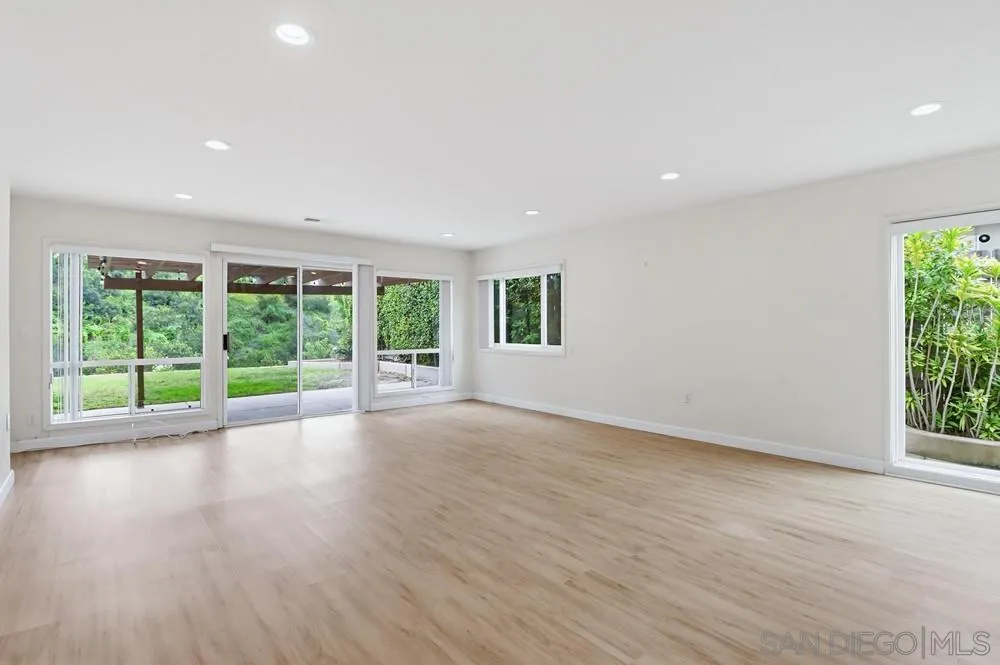 https://cdn.realtyfeed.com/cdn/127/260008174/582653125f9a21ae51ebfe351d185db9.webp