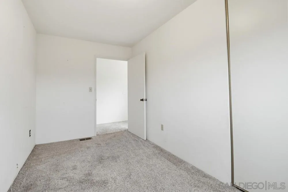 https://cdn.realtyfeed.com/cdn/127/260008174/5993f4aa5a7708d205ccc4c0a63cf49d.webp