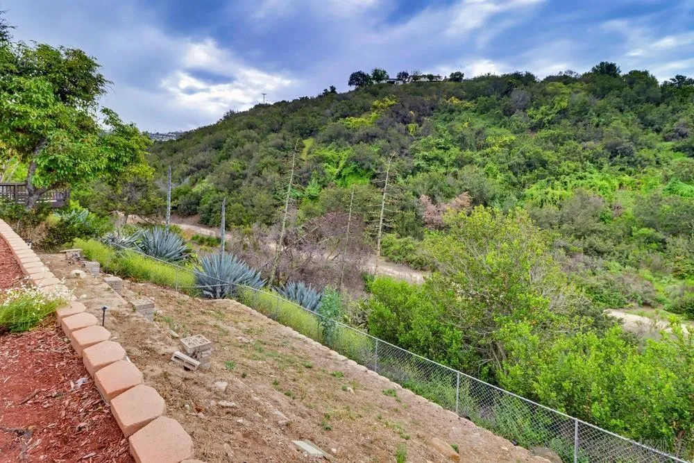 https://cdn.realtyfeed.com/cdn/127/260008174/ae133f9d9c89e2f795cc06eaef0936aa.webp
