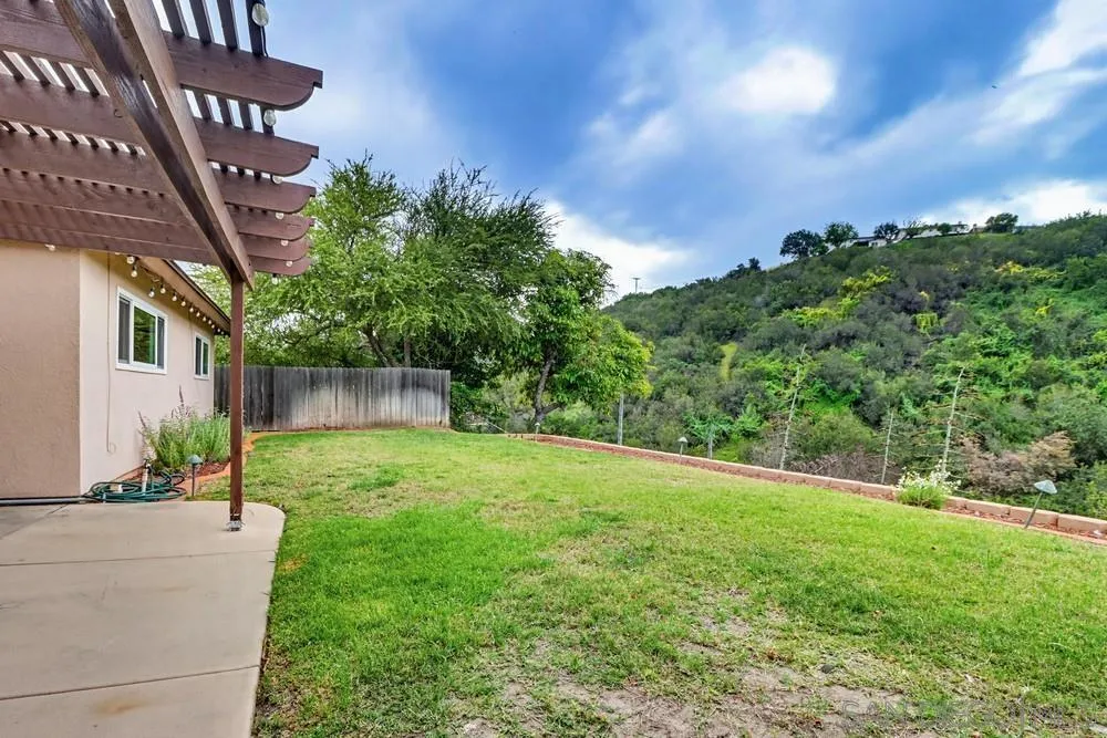 https://cdn.realtyfeed.com/cdn/127/260008174/c05bf9fc2e865e128b5aa23a00e26098.webp