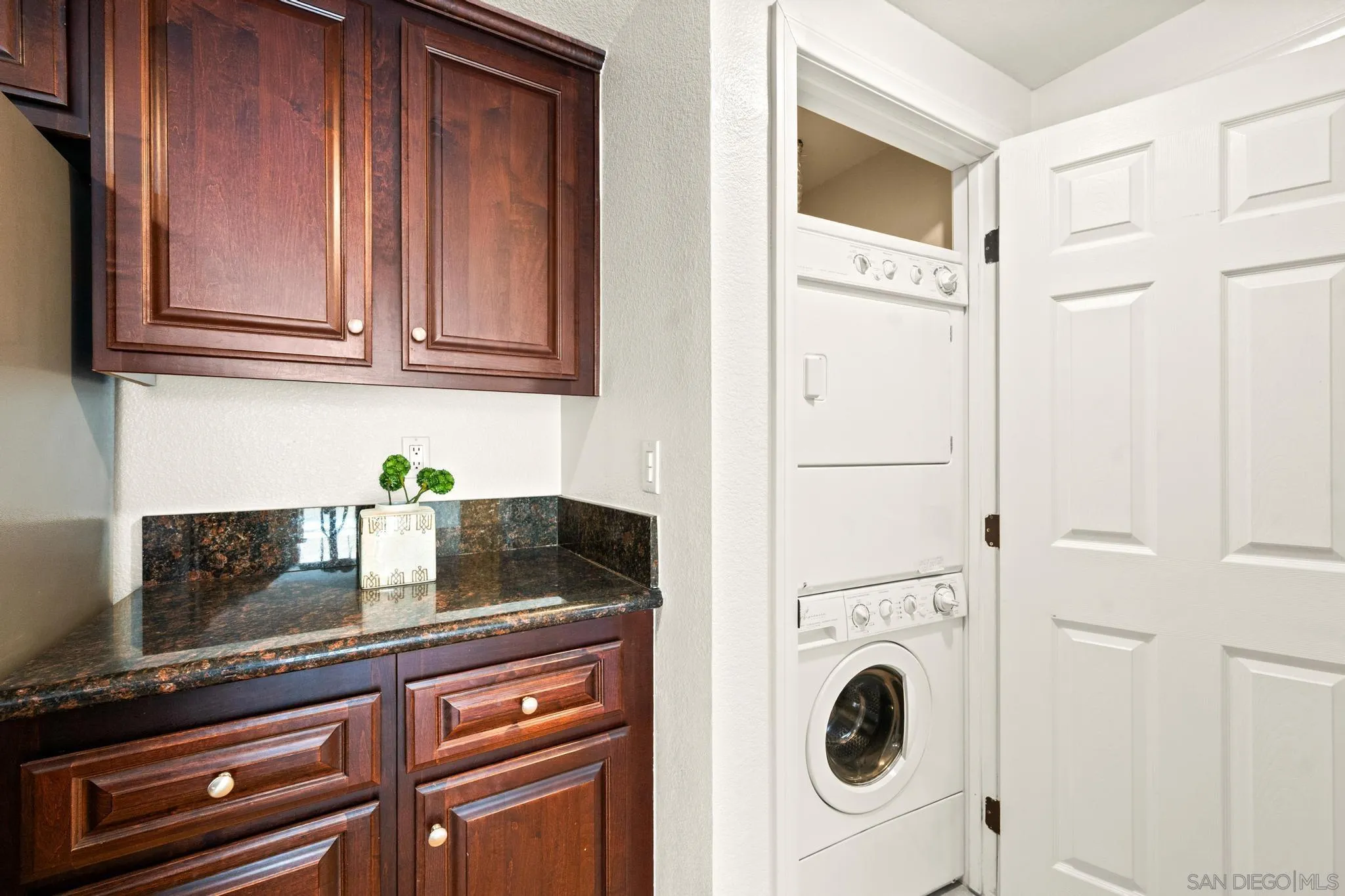 Photo #22: 260008175 Listing: Photo #22