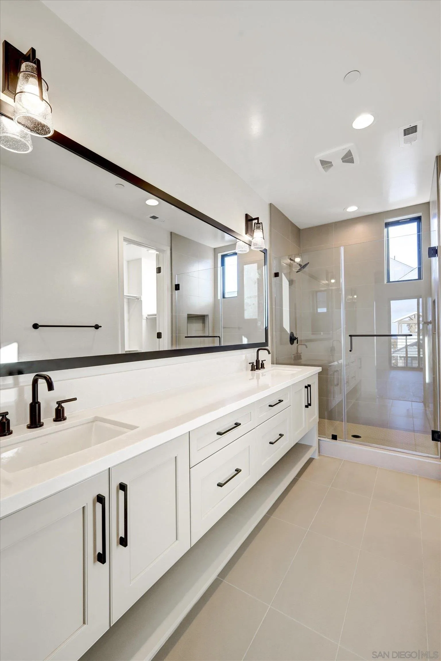 https://cdn.realtyfeed.com/cdn/127/260008178/c01cf780ae769d2698478a61ebedb819.webp