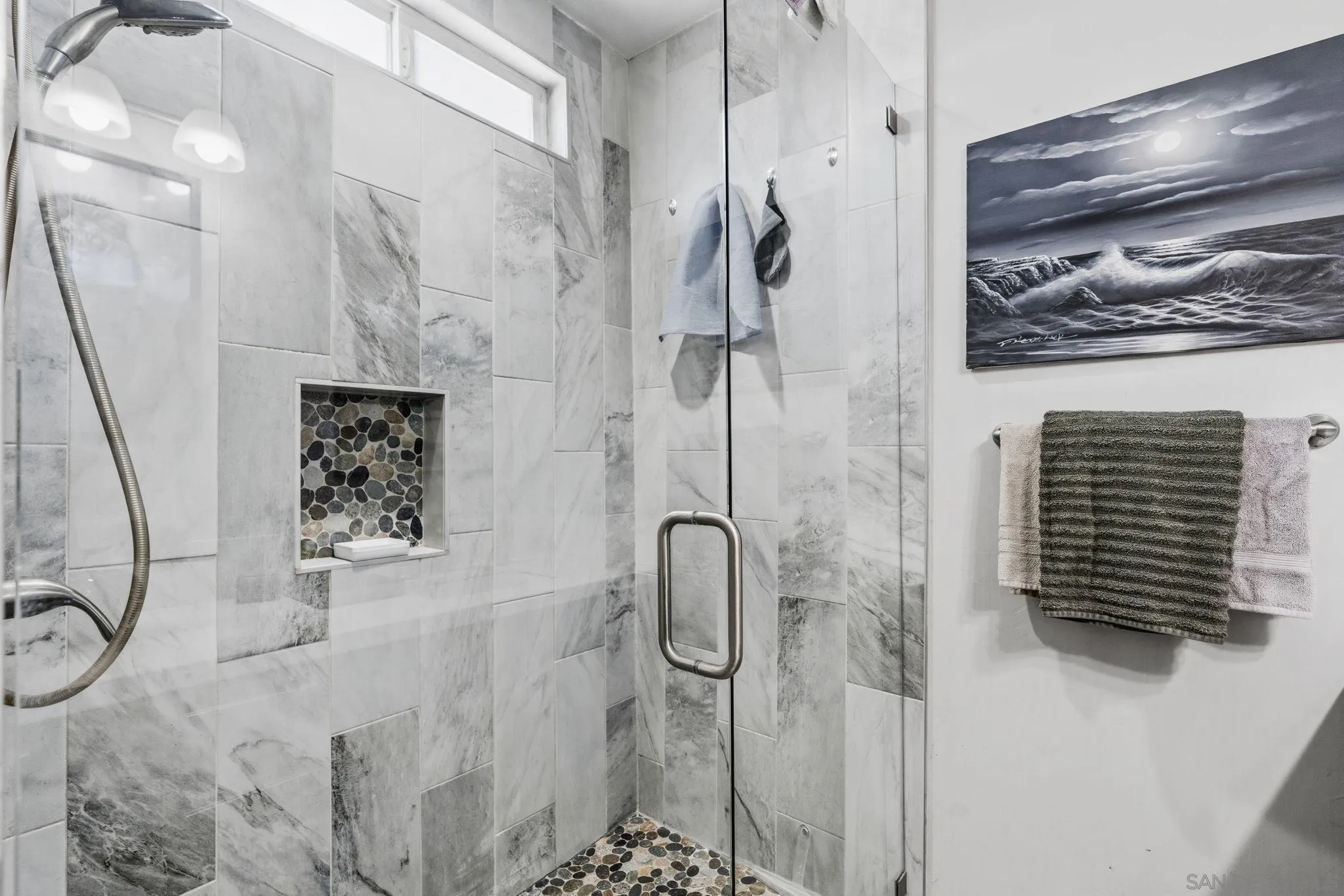 https://cdn.realtyfeed.com/cdn/127/260008184/8bd7542daa714ab6e89b1b3a016d491e.webp