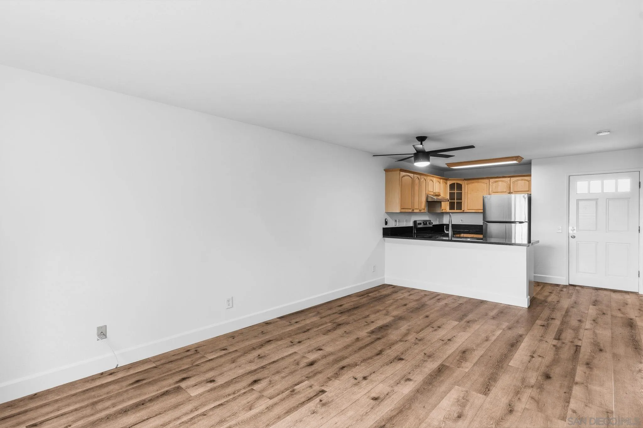 Photo #8: 260008189 Listing: Photo #8
