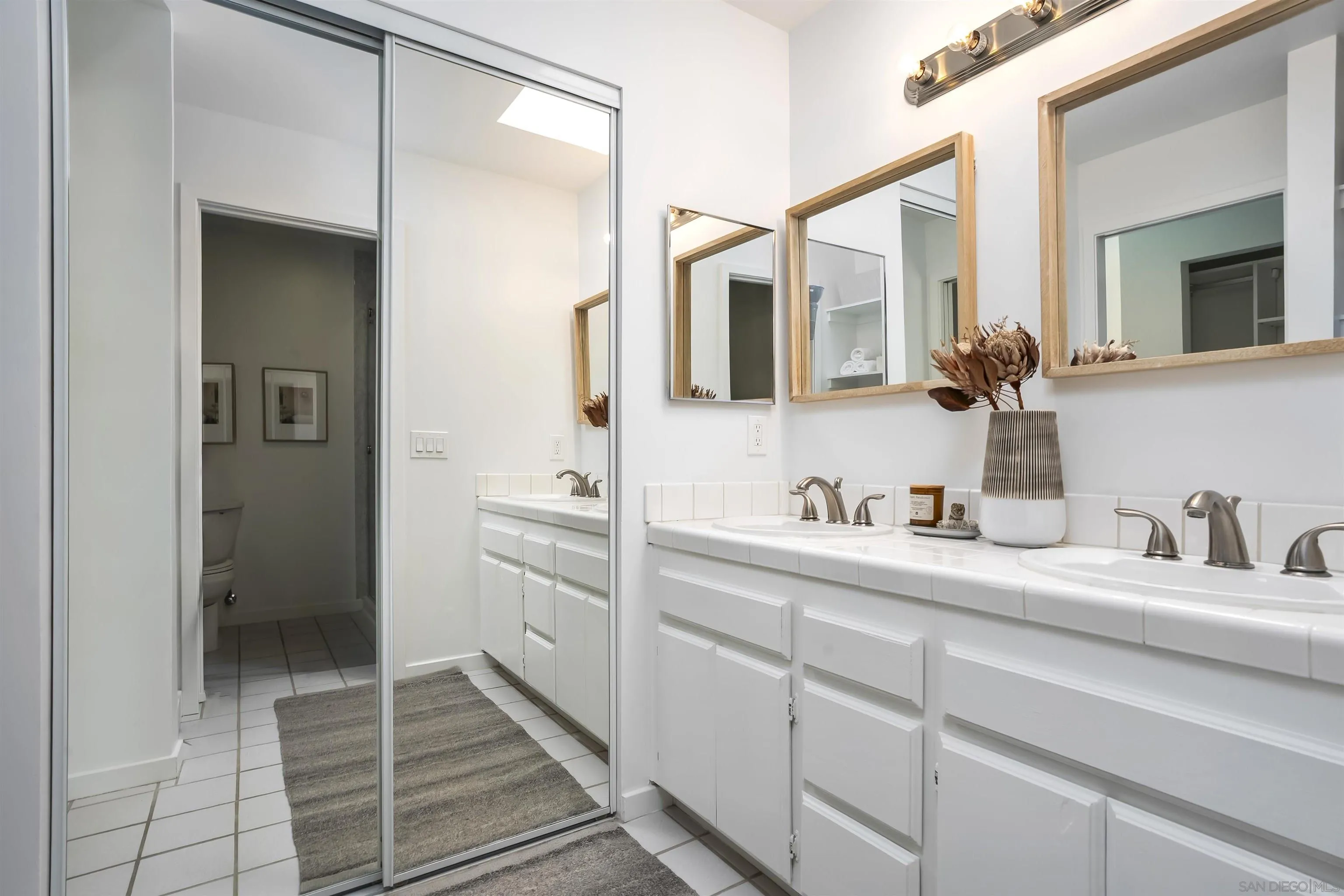 https://cdn.realtyfeed.com/cdn/127/260008195/6cab335abac61998f9d349b30928e26b.webp