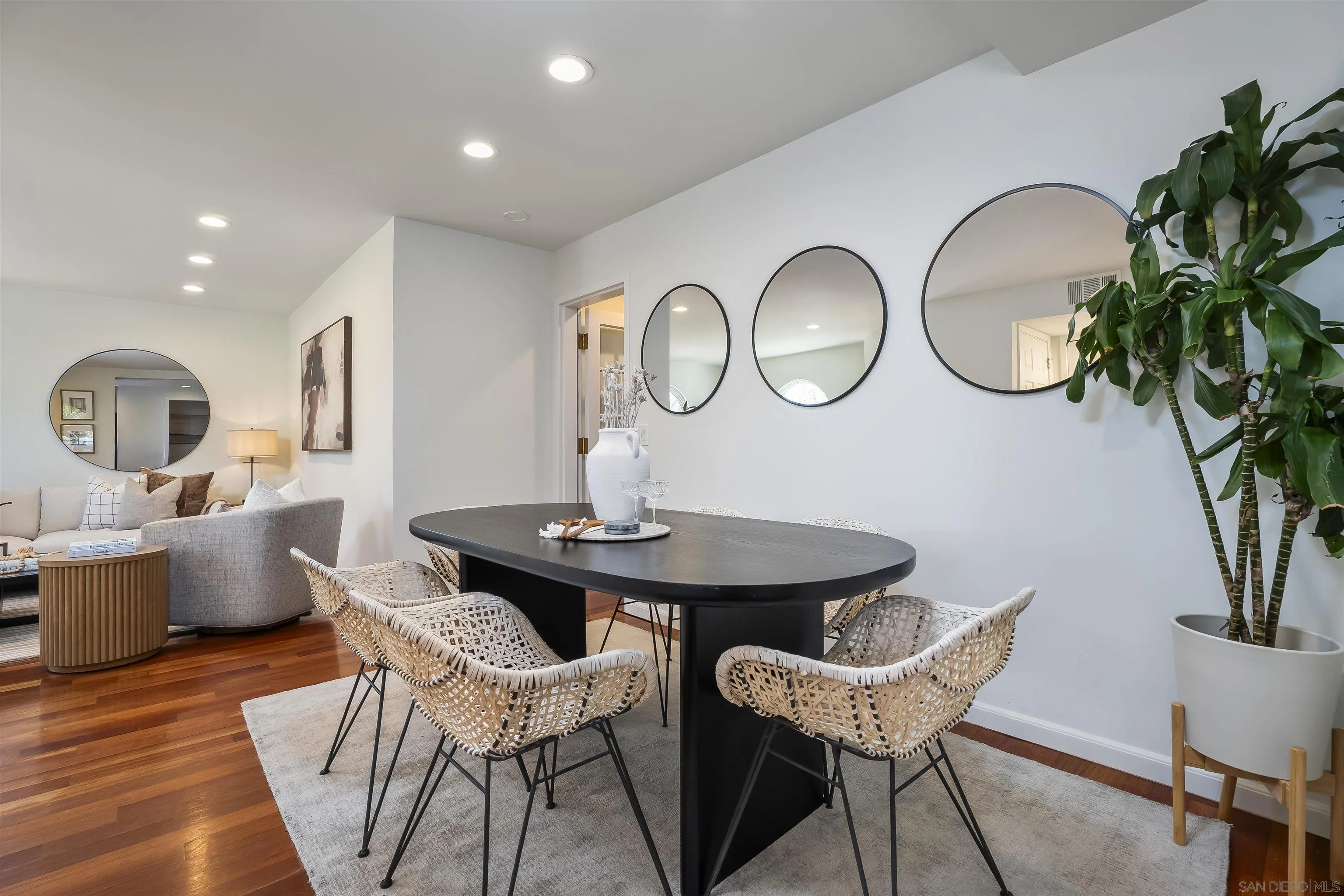 https://cdn.realtyfeed.com/cdn/127/260008195/825022381948f58955c8f82a7768f065.webp