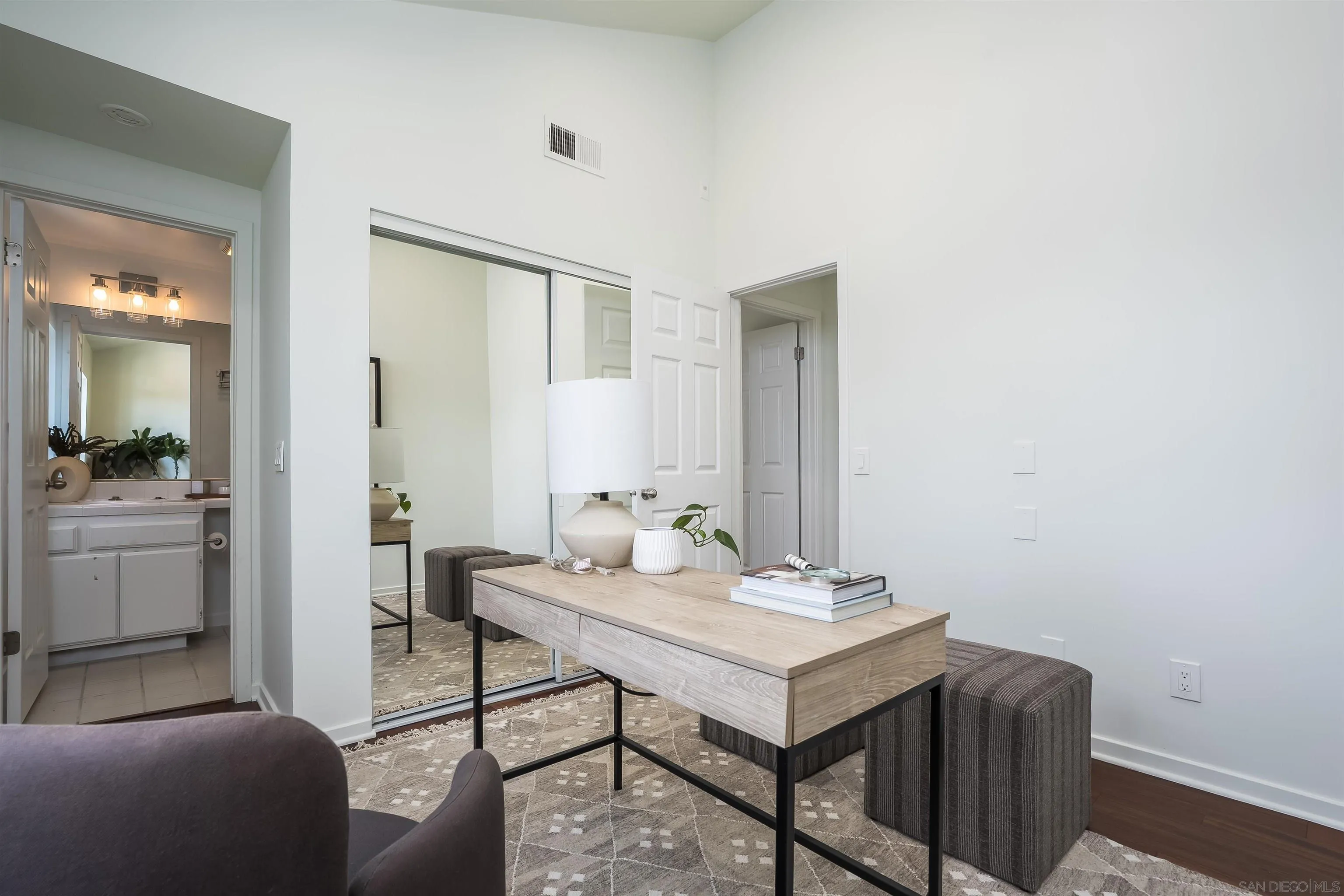 https://cdn.realtyfeed.com/cdn/127/260008195/a49be0ecd67220b17605414427ec433d.webp