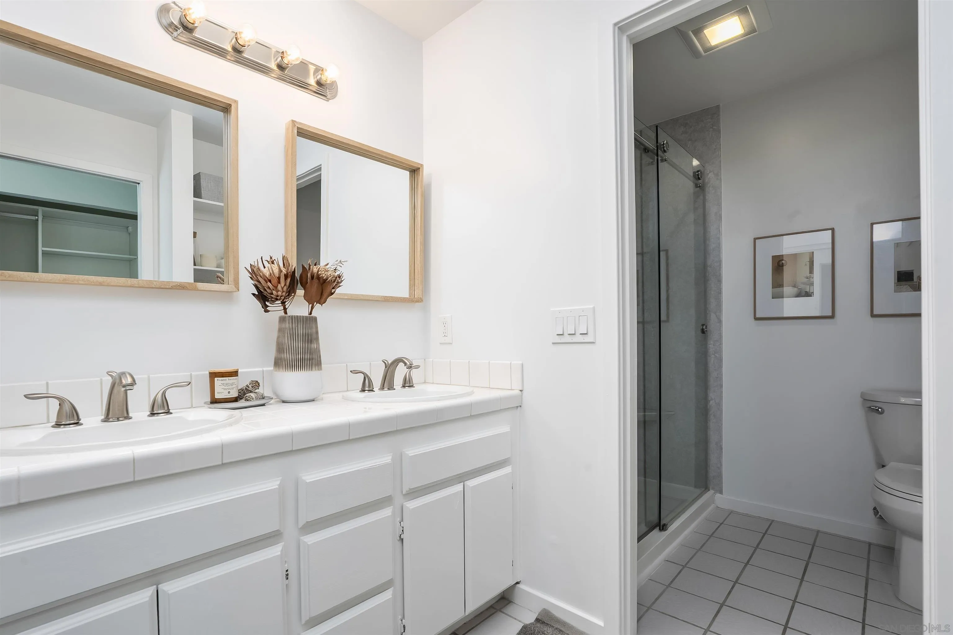 https://cdn.realtyfeed.com/cdn/127/260008195/a60500f3a24d76acbfe8e03b000f0990.webp