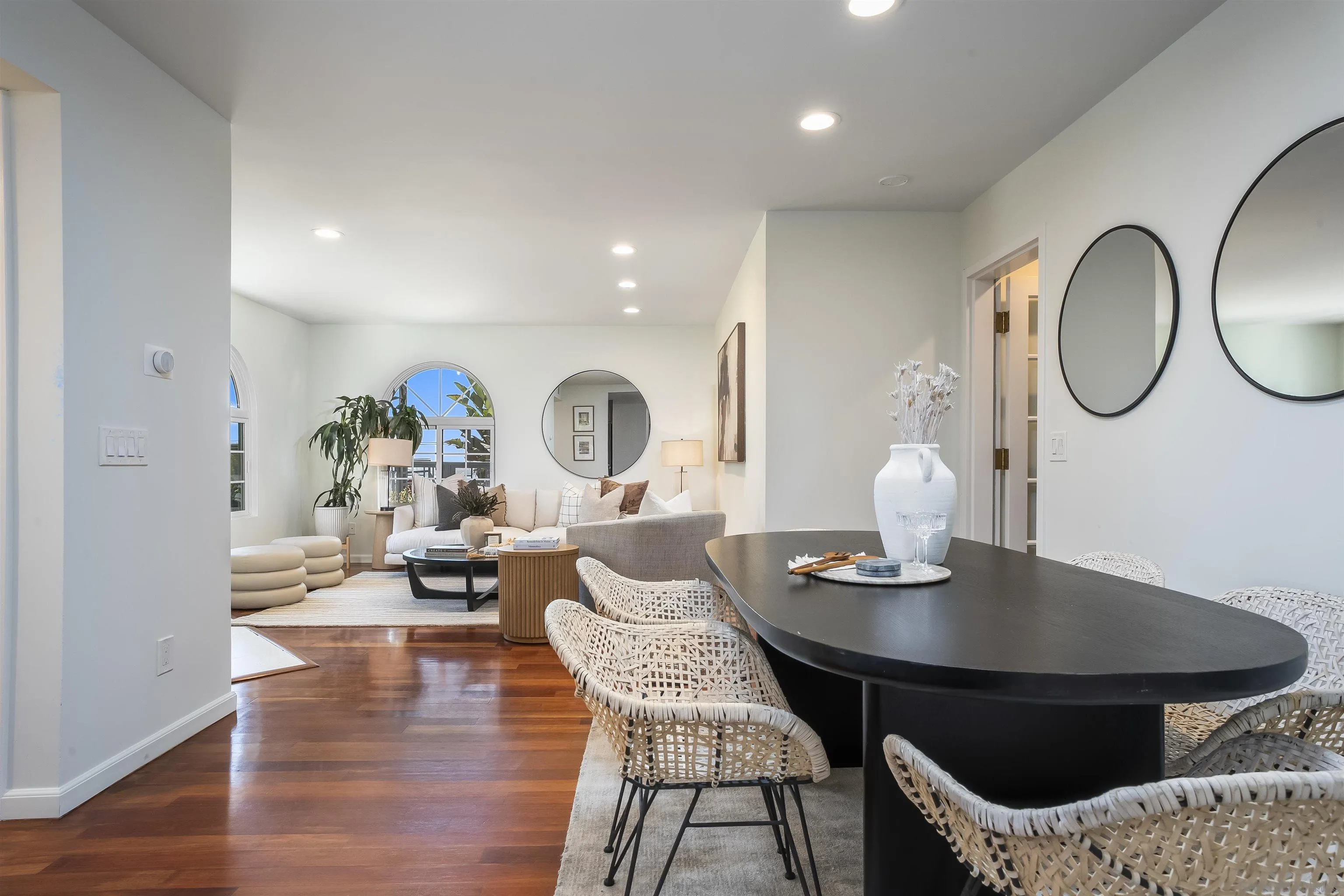 https://cdn.realtyfeed.com/cdn/127/260008195/ec25d4039626ef9e5ee9c0e4fcb12492.webp