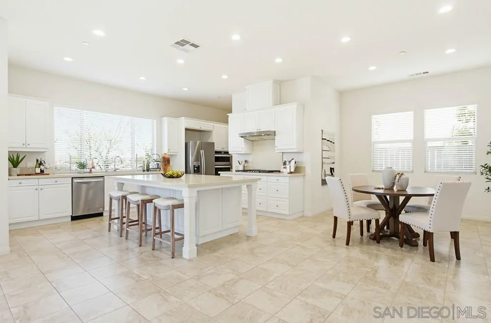 https://cdn.realtyfeed.com/cdn/127/260008198/85c619d88186514c3a4b4df2fc951c46.webp