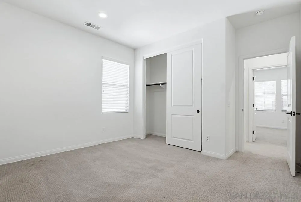 https://cdn.realtyfeed.com/cdn/127/260008198/ecfd2f966a9c18b70a42a66f5a6c2c6f.webp