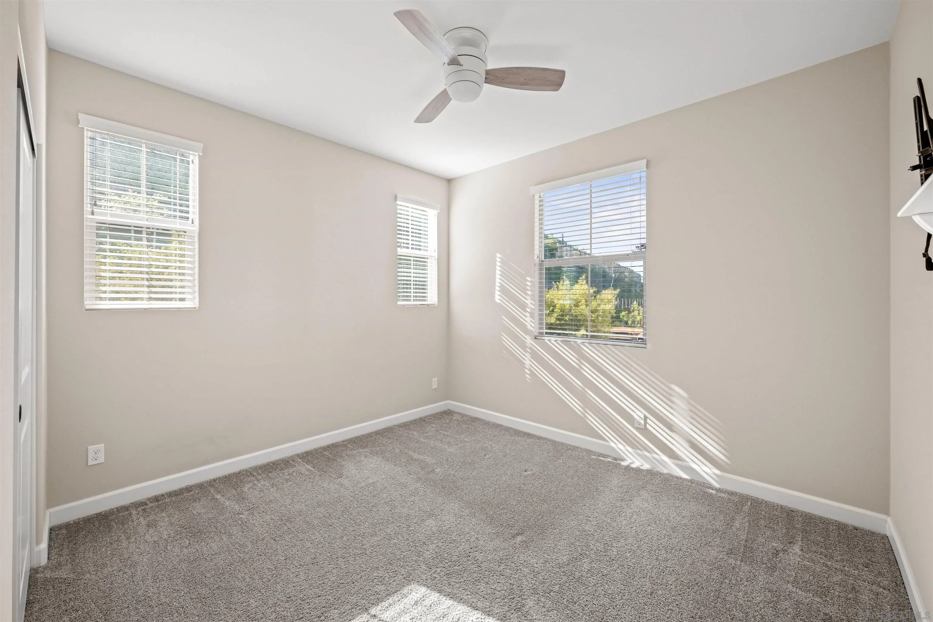 https://cdn.realtyfeed.com/cdn/127/2600082/f8f8e8d0c0877e5404466d6ac9c4ae67.webp