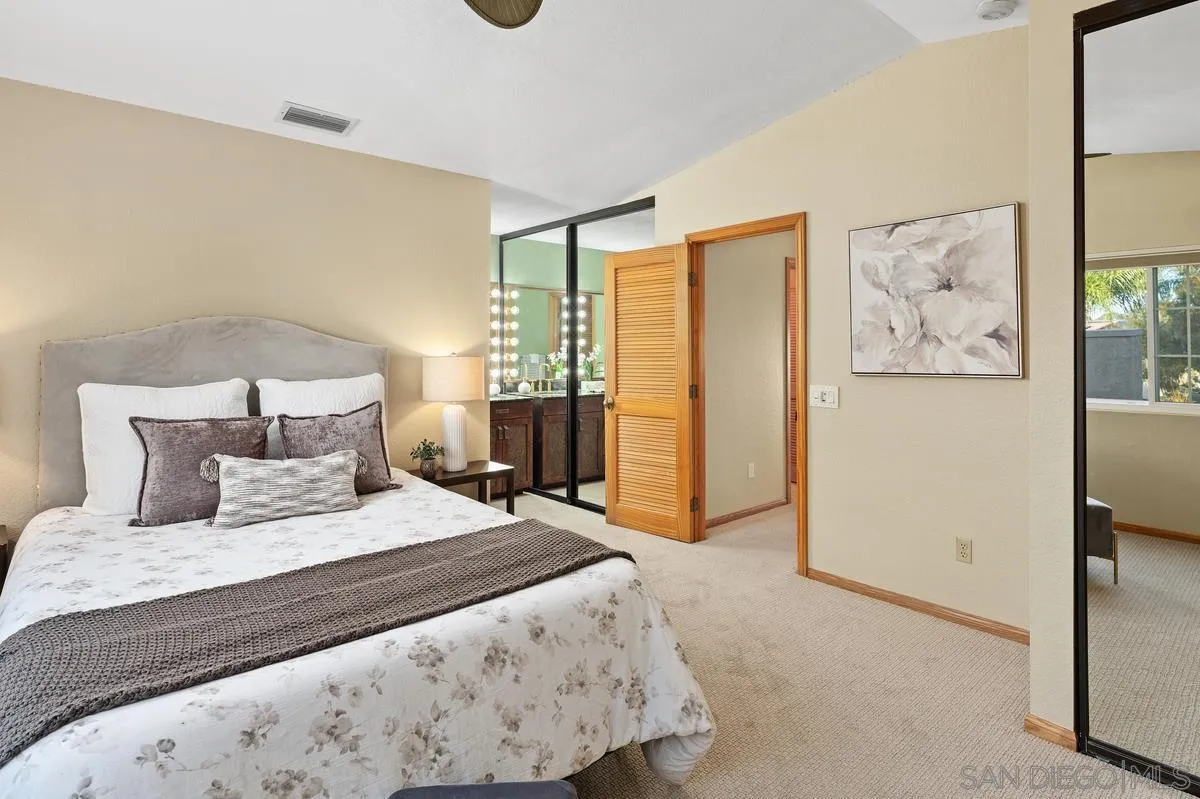 https://cdn.realtyfeed.com/cdn/127/260008201/fd044464f36bd8f2002816489c4158f2.webp