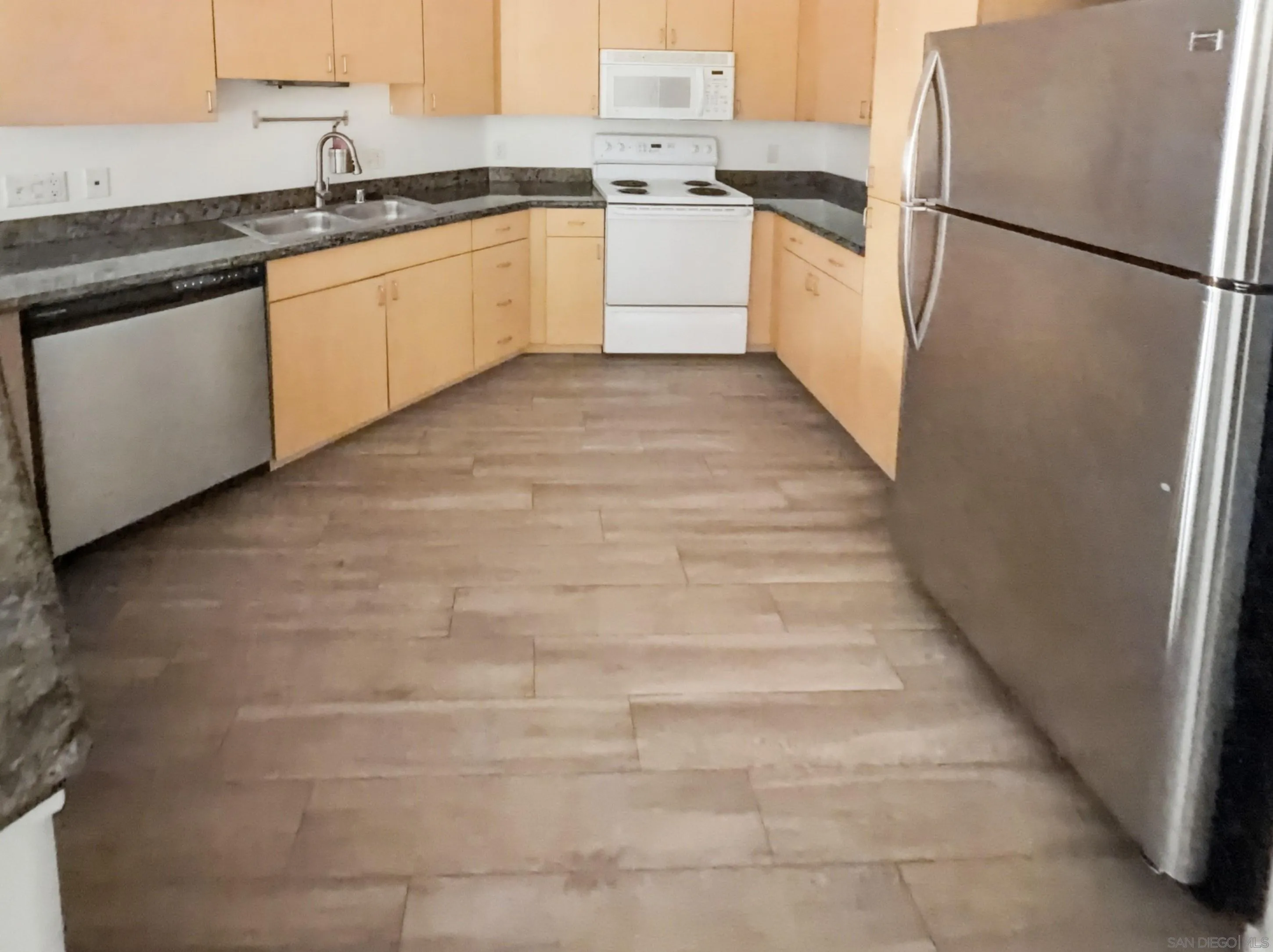 Photo #13: 260008205 Listing: Photo #13