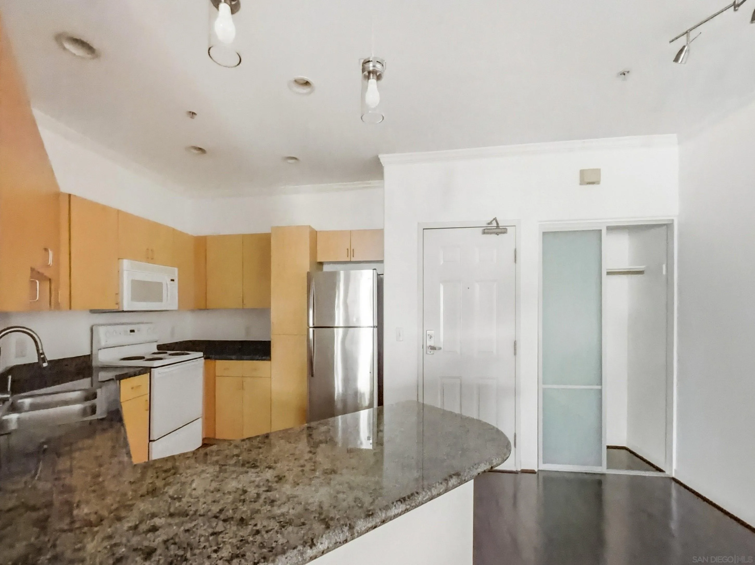 Photo #11: 260008205 Listing: Photo #11