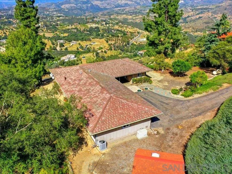 https://cdn.realtyfeed.com/cdn/127/260008206/4c491aa06735880361c8c11dd464b245.webp