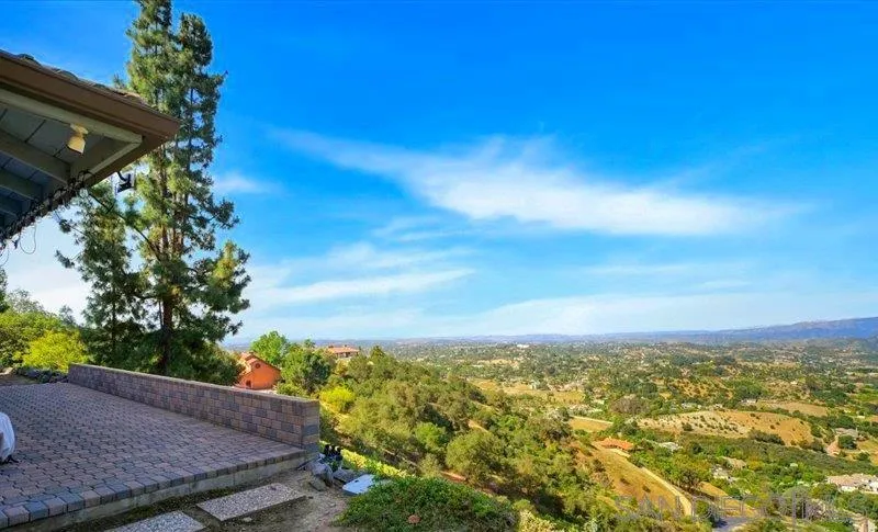 https://cdn.realtyfeed.com/cdn/127/260008206/826d07e0f8ba2a036a569da327f66b2a.webp