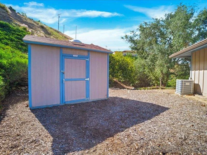 https://cdn.realtyfeed.com/cdn/127/260008206/875edf64fa88f5178706b5d7a90f6032.webp