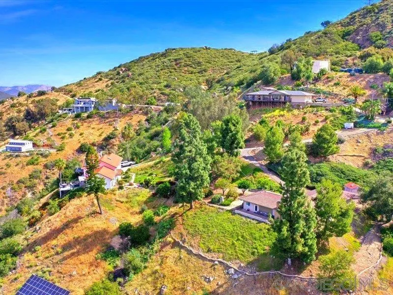 https://cdn.realtyfeed.com/cdn/127/260008206/b4801e202fe1faac53b3c60a946e7c4f.webp