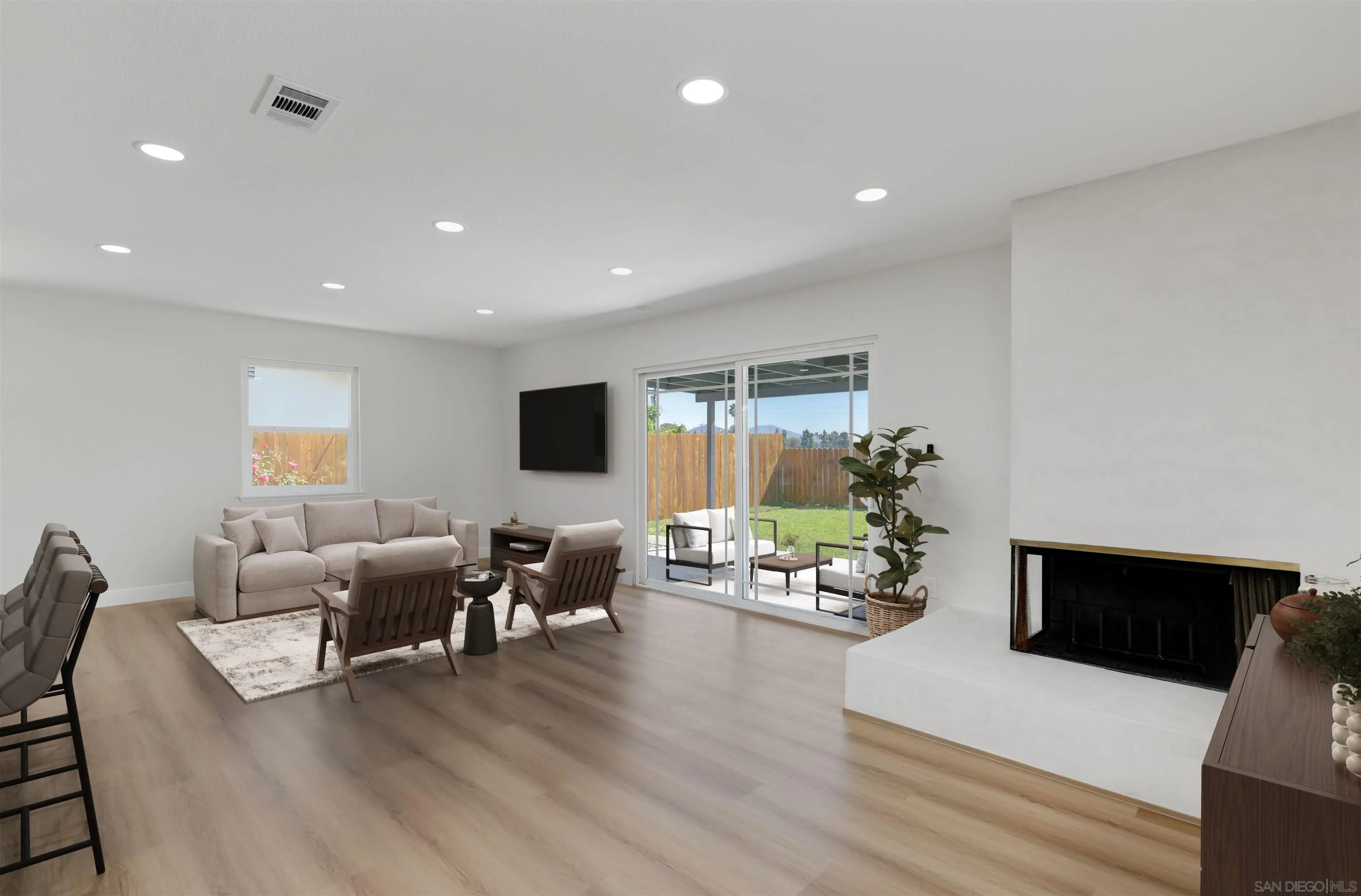 https://cdn.realtyfeed.com/cdn/127/260008209/2178657ddc64704f3256a036d1028232.webp