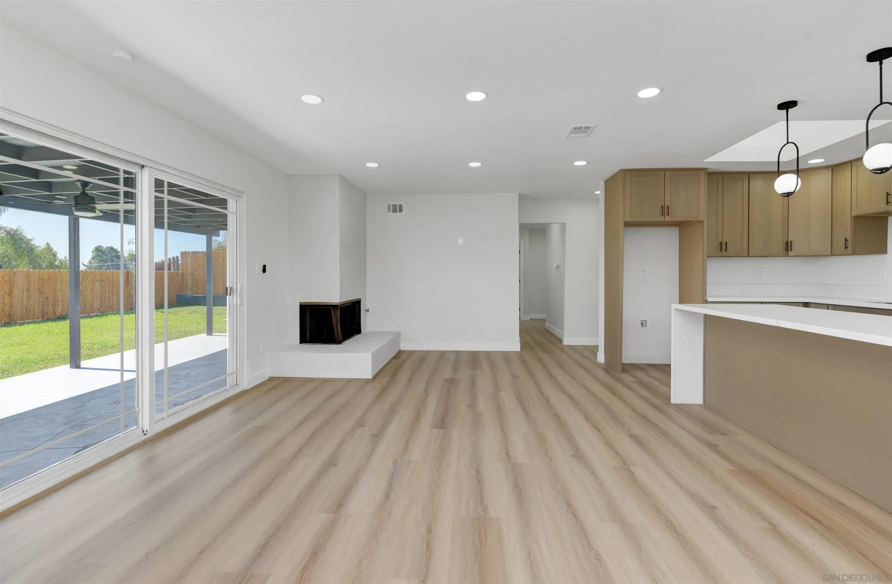https://cdn.realtyfeed.com/cdn/127/260008209/5b3770a047ffff3b758a3fd5d8c465ee.webp