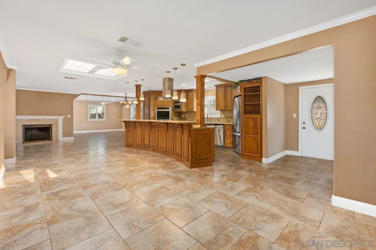 https://cdn.realtyfeed.com/cdn/127/260008218/6c7ecfce06c84d0128e0a713c7010d77.webp
