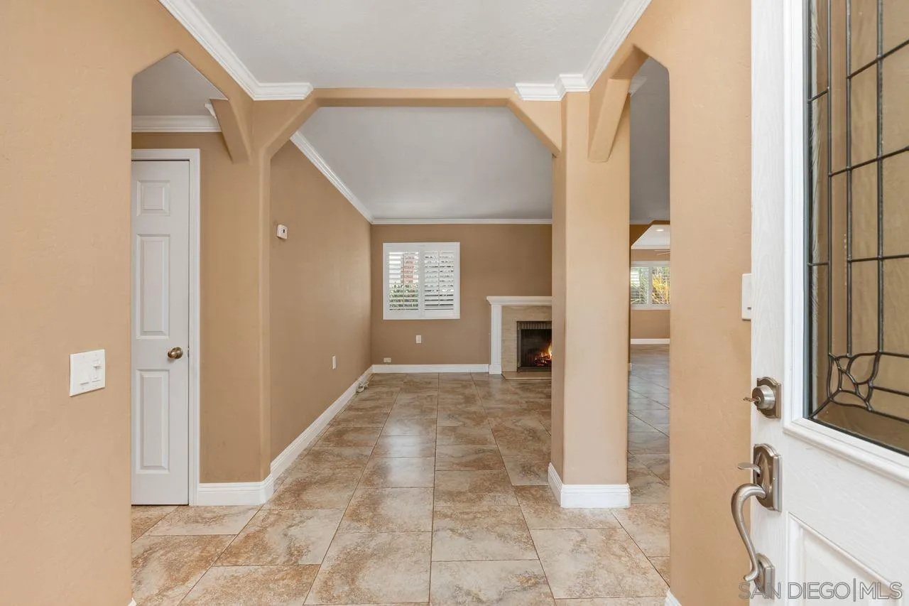 https://cdn.realtyfeed.com/cdn/127/260008218/73e20e8141ad58c7e957685c9828186f.webp