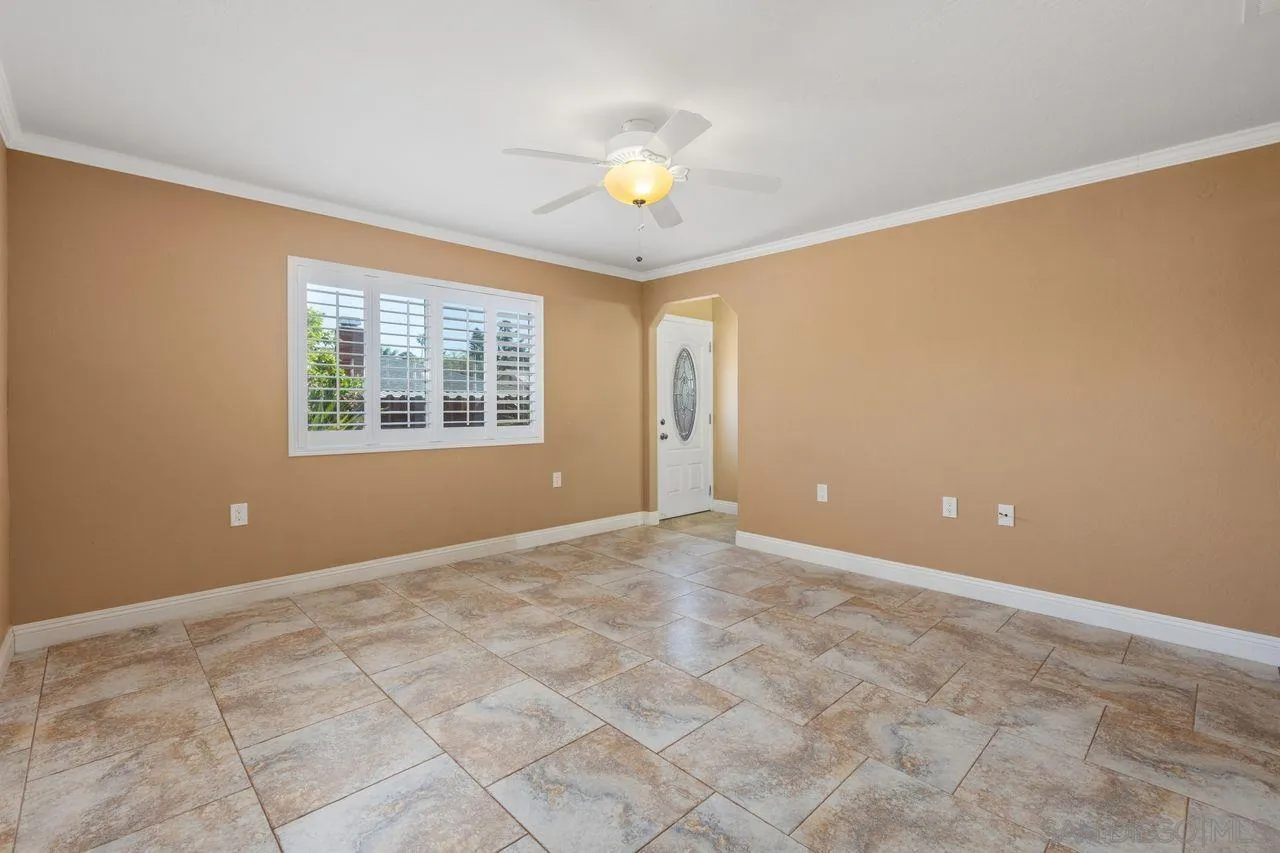 https://cdn.realtyfeed.com/cdn/127/260008218/8ed745a02839d47ba62dfa51b0b7a933.webp