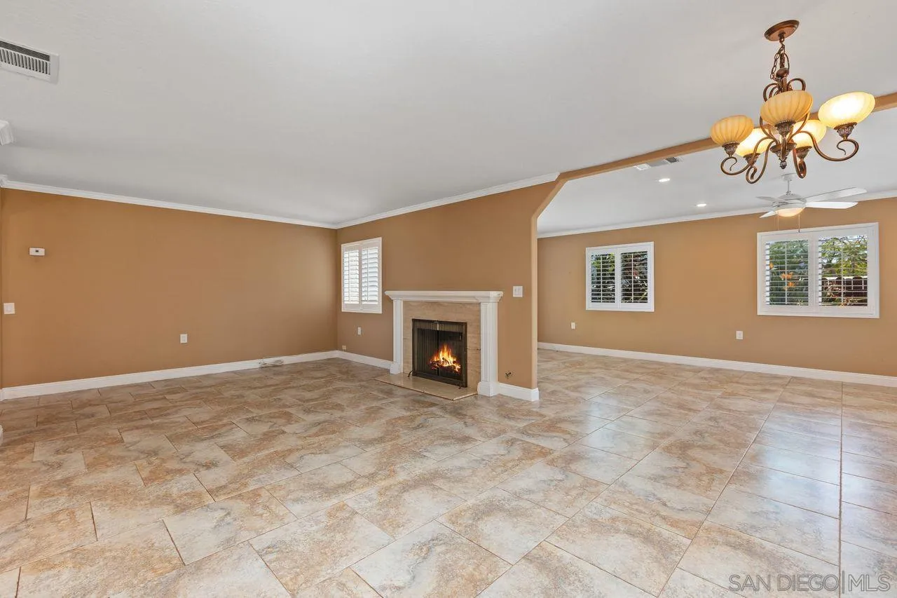 https://cdn.realtyfeed.com/cdn/127/260008218/e9b748c5692f700e426cf460ca8ace9d.webp
