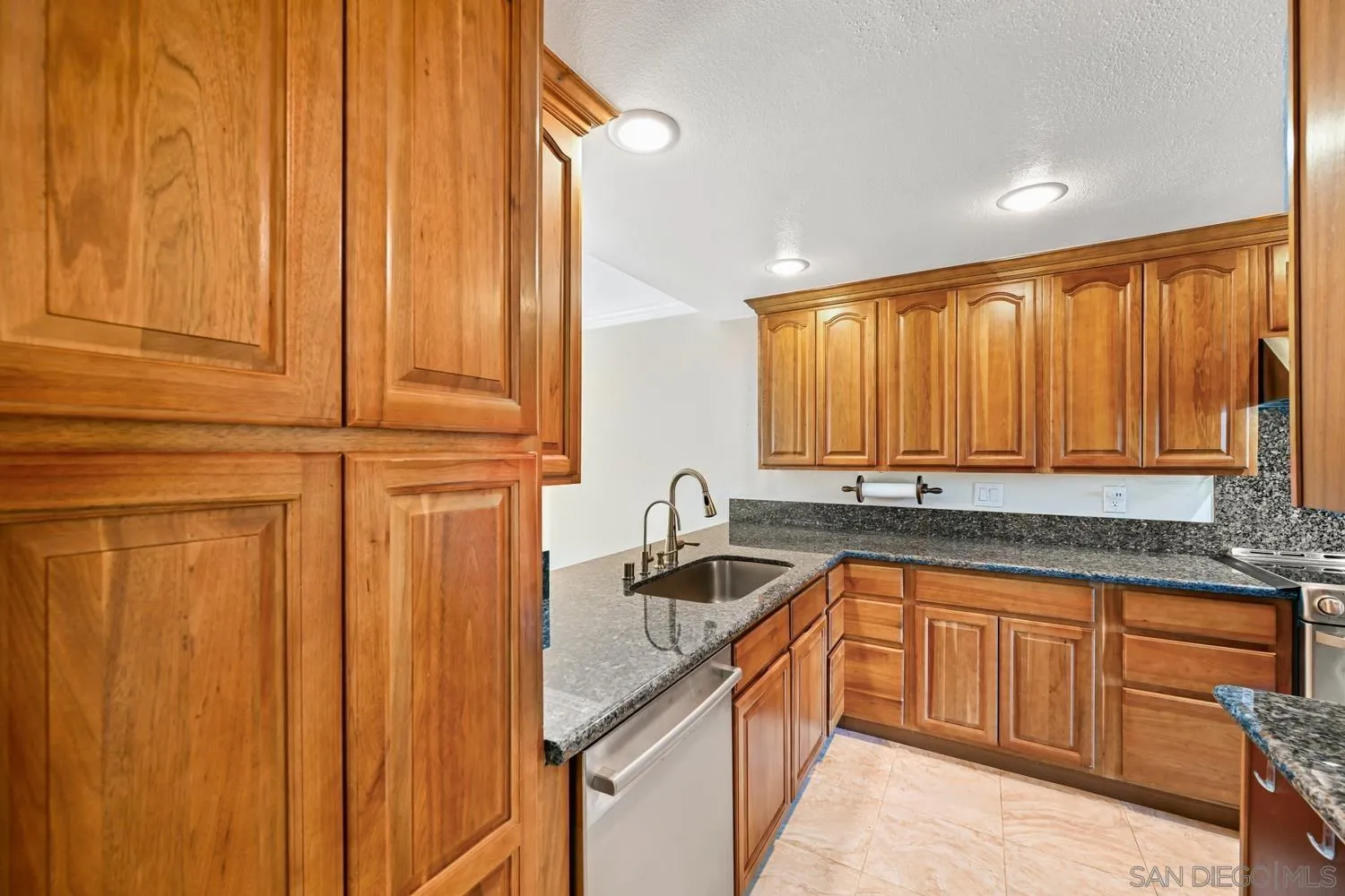 Photo #18: 260008221 Listing: Photo #18