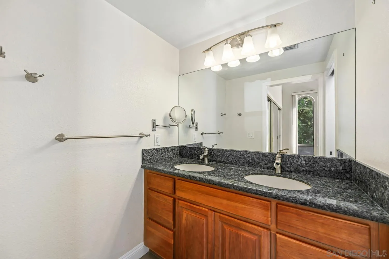 Photo #26: 260008221 Listing: Photo #26