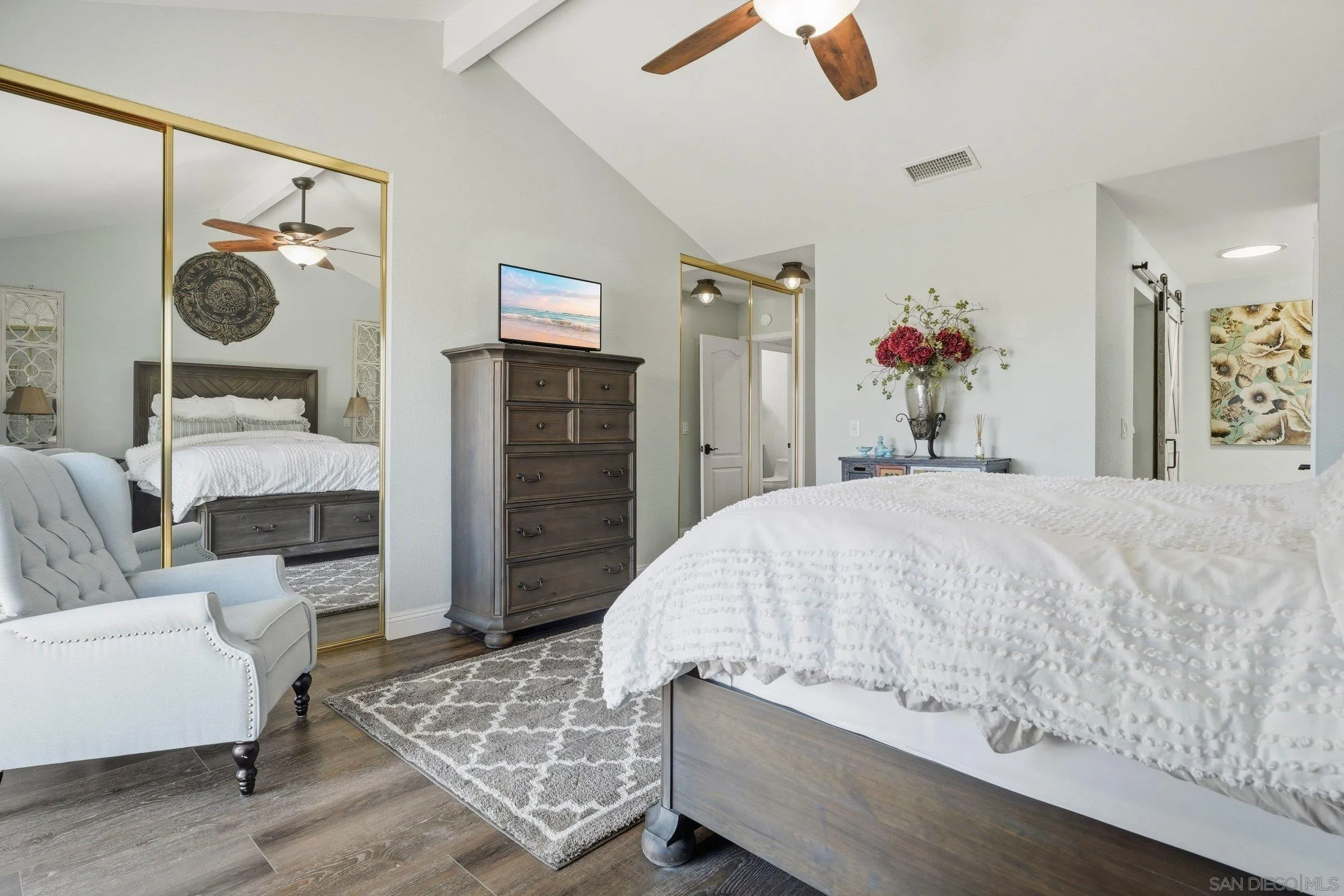 https://cdn.realtyfeed.com/cdn/127/260008222/166bb05bbef87e14fdf3436dee73099c.webp