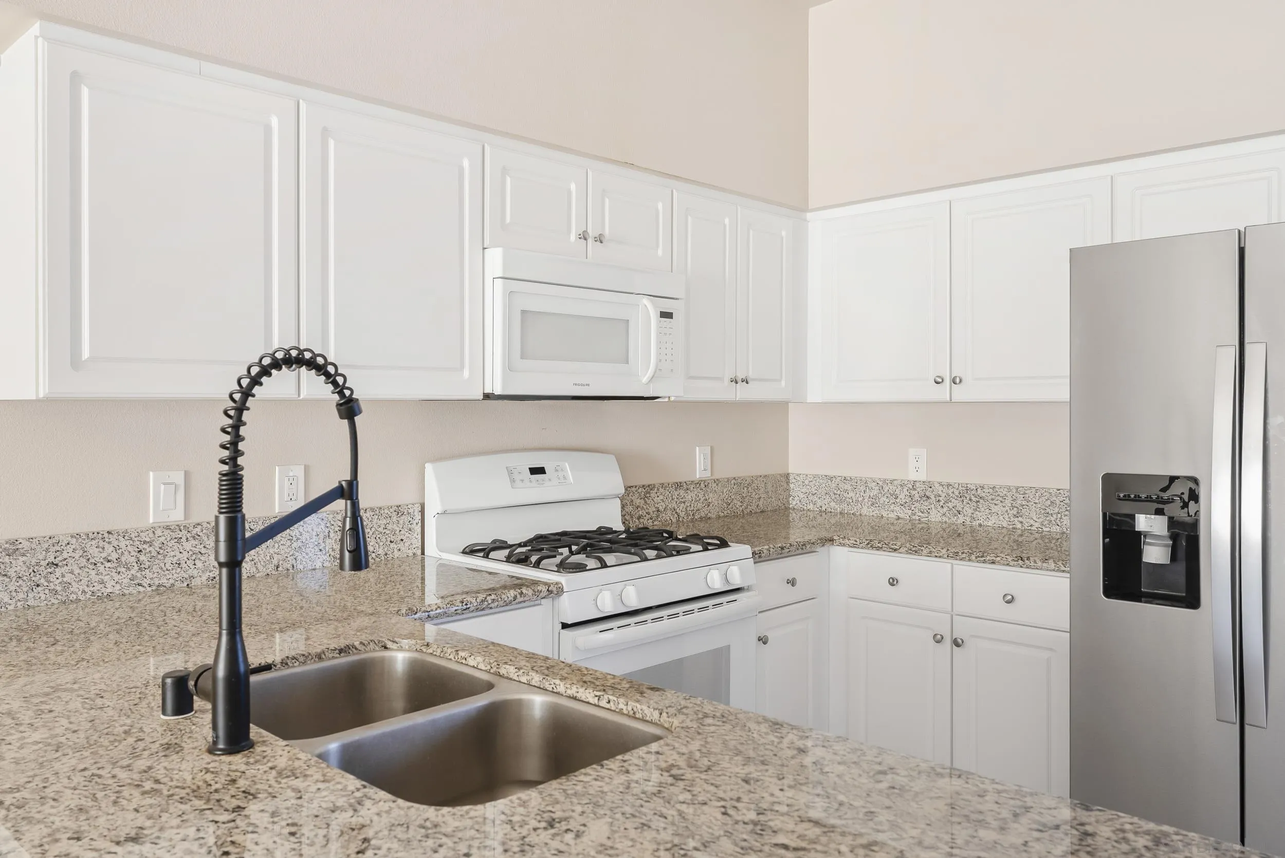 https://cdn.realtyfeed.com/cdn/127/260008224/7a833ee5e7f4d9883bff37b44fd7c846.webp