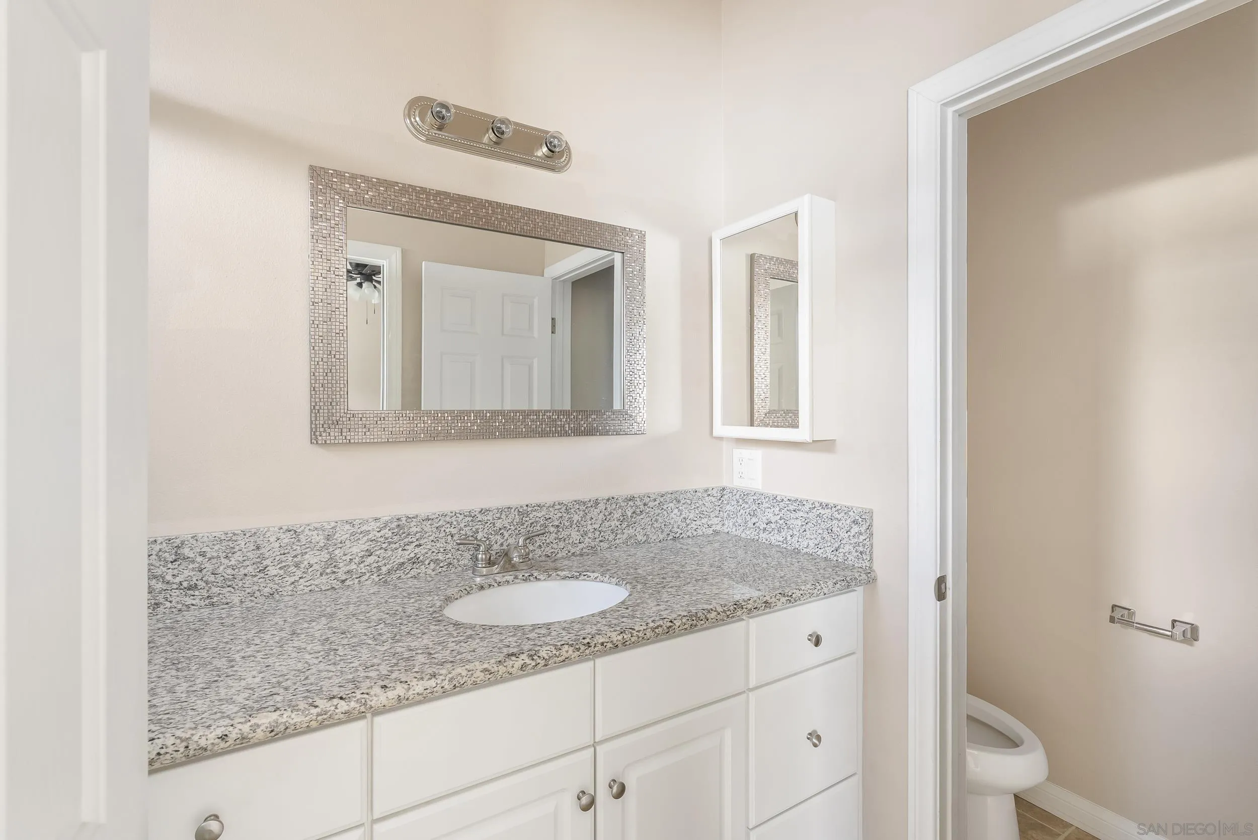 https://cdn.realtyfeed.com/cdn/127/260008224/81d557d237d25298ec294766a0ee4d0c.webp