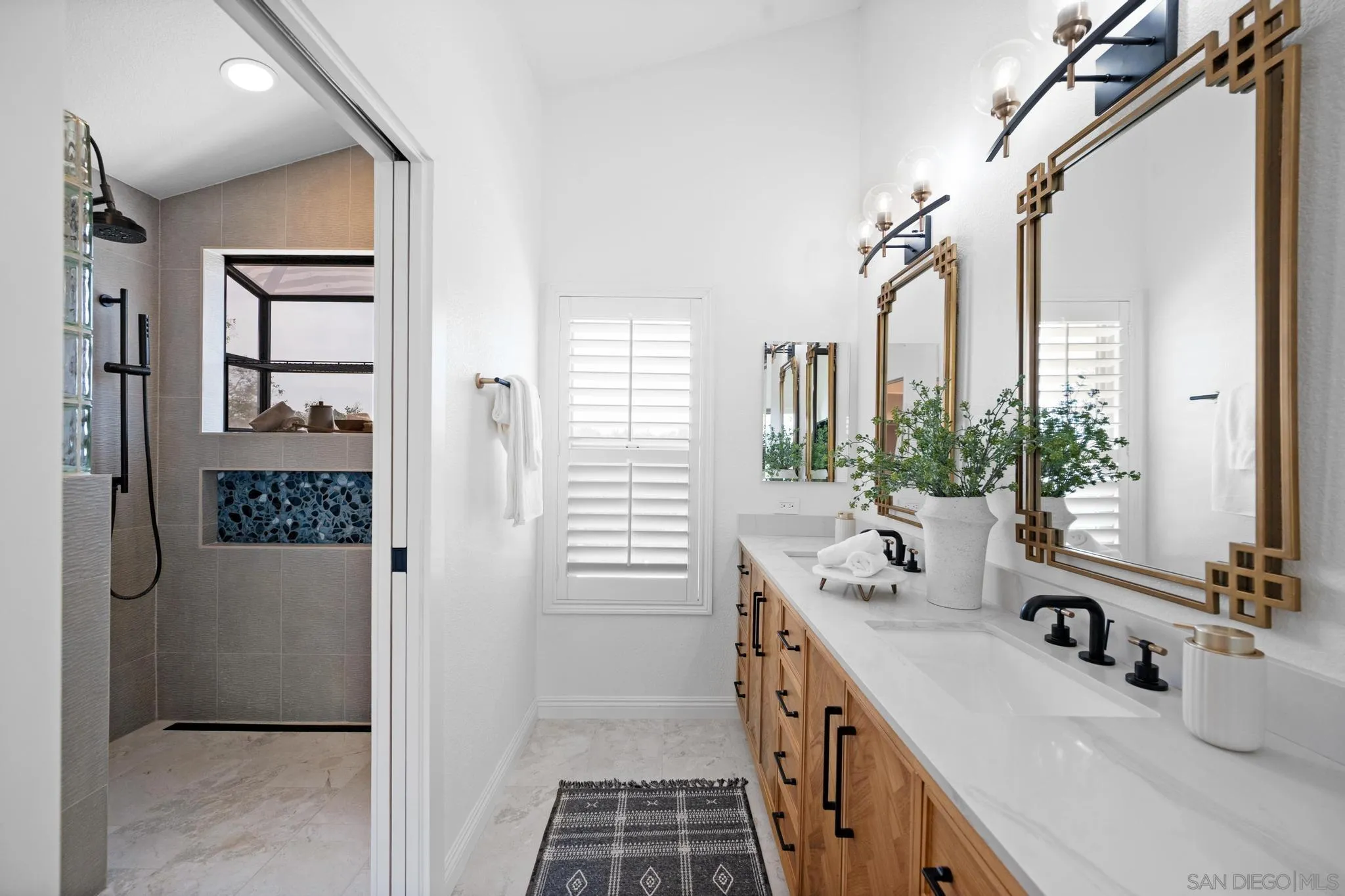 https://cdn.realtyfeed.com/cdn/127/260008225/3c996e799932a16690c8d0f9f9bd687a.webp
