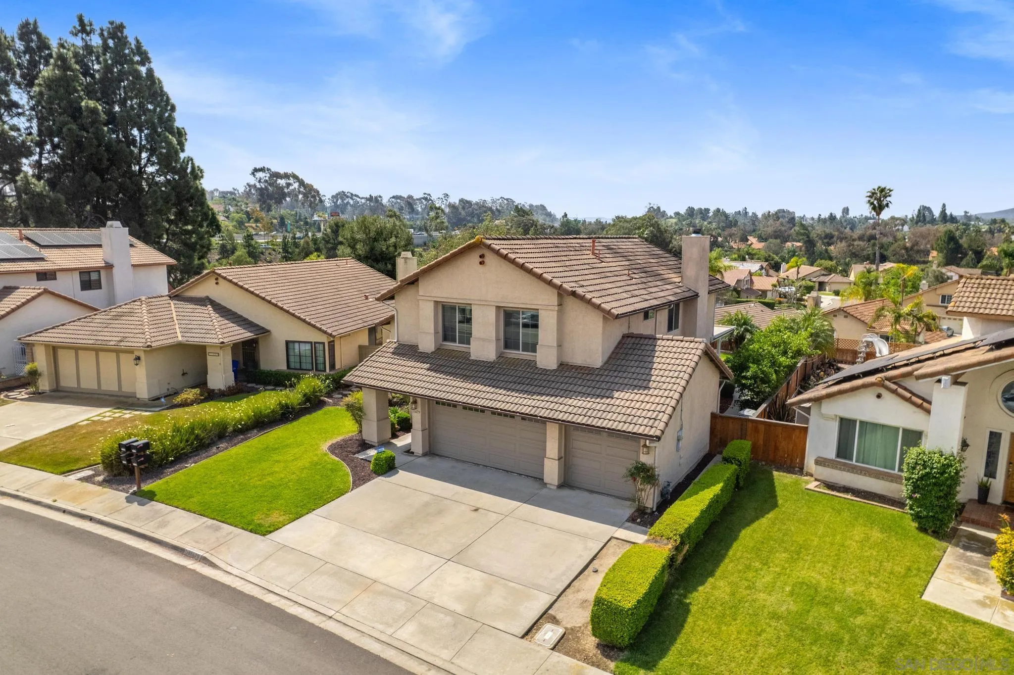 https://cdn.realtyfeed.com/cdn/127/260008225/513d3e670466349591edc2600220bf42.webp
