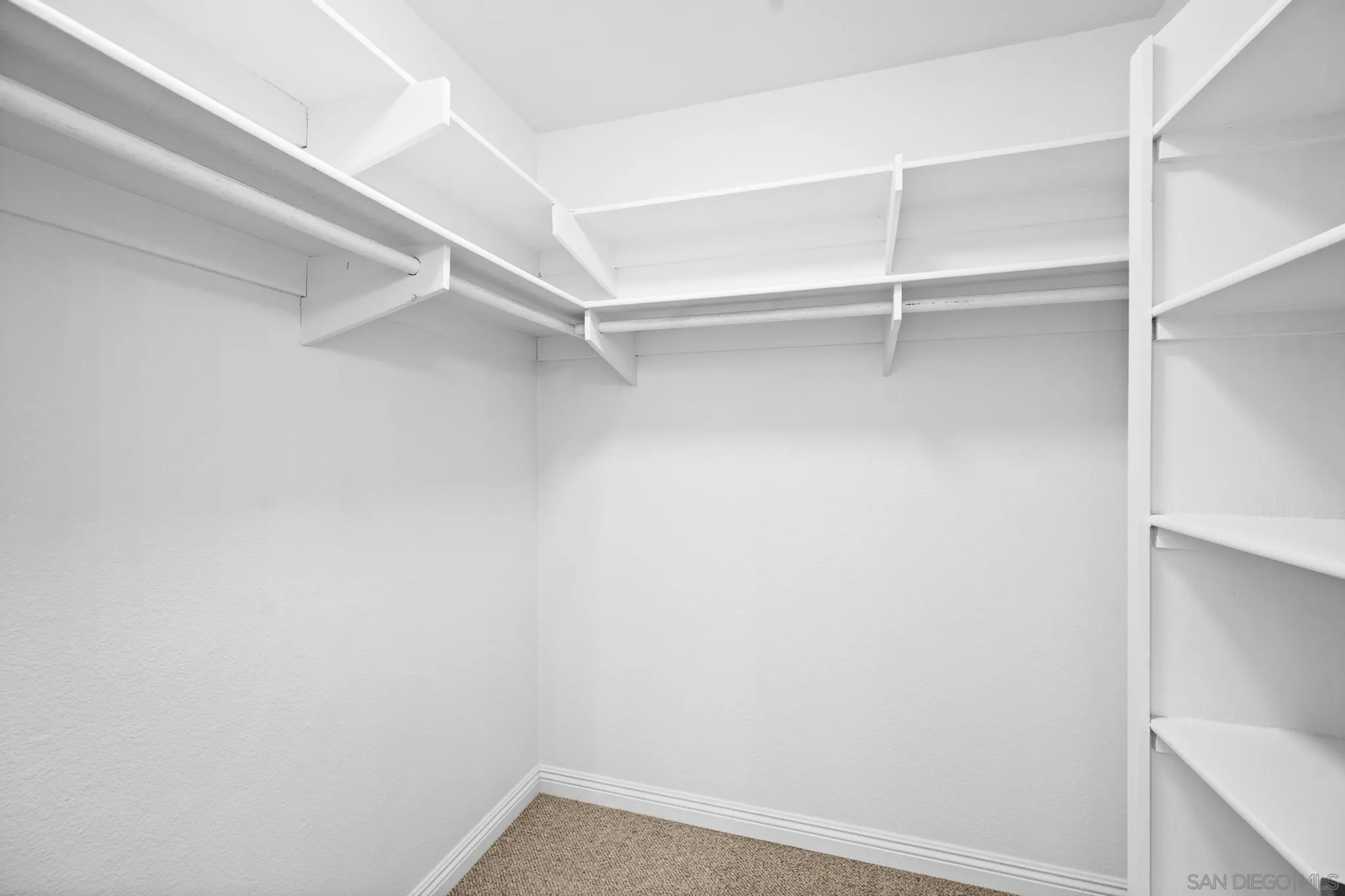 https://cdn.realtyfeed.com/cdn/127/260008225/549d12a89f207a78121def8532ee5f0c.webp